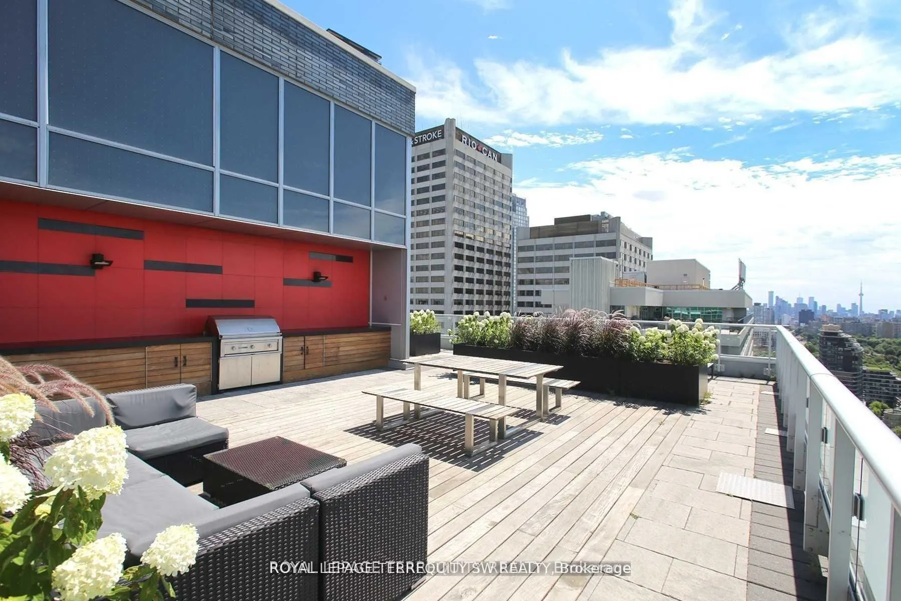 58 Orchard View Boulevard #902