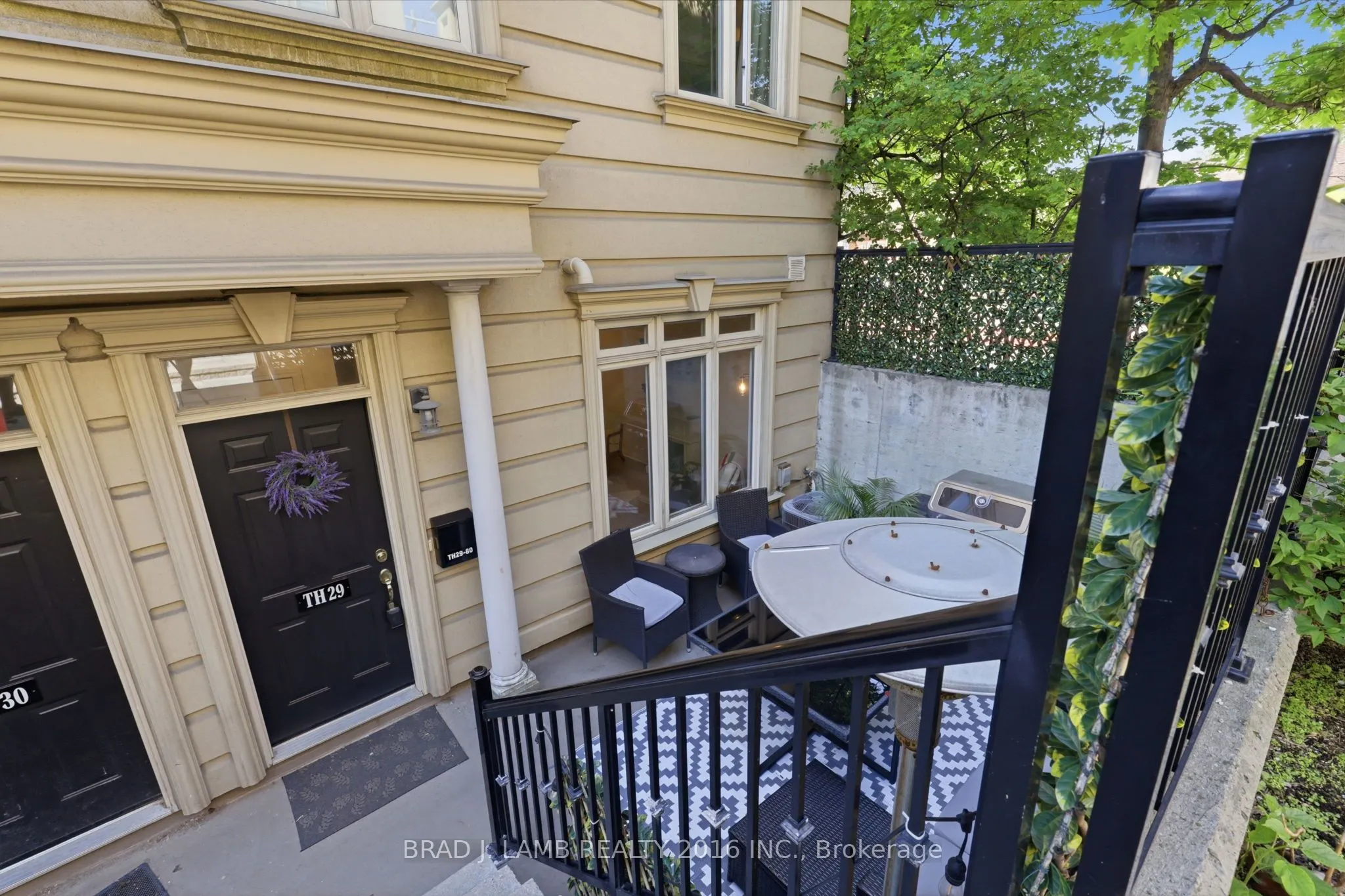 80 Carr Street #29