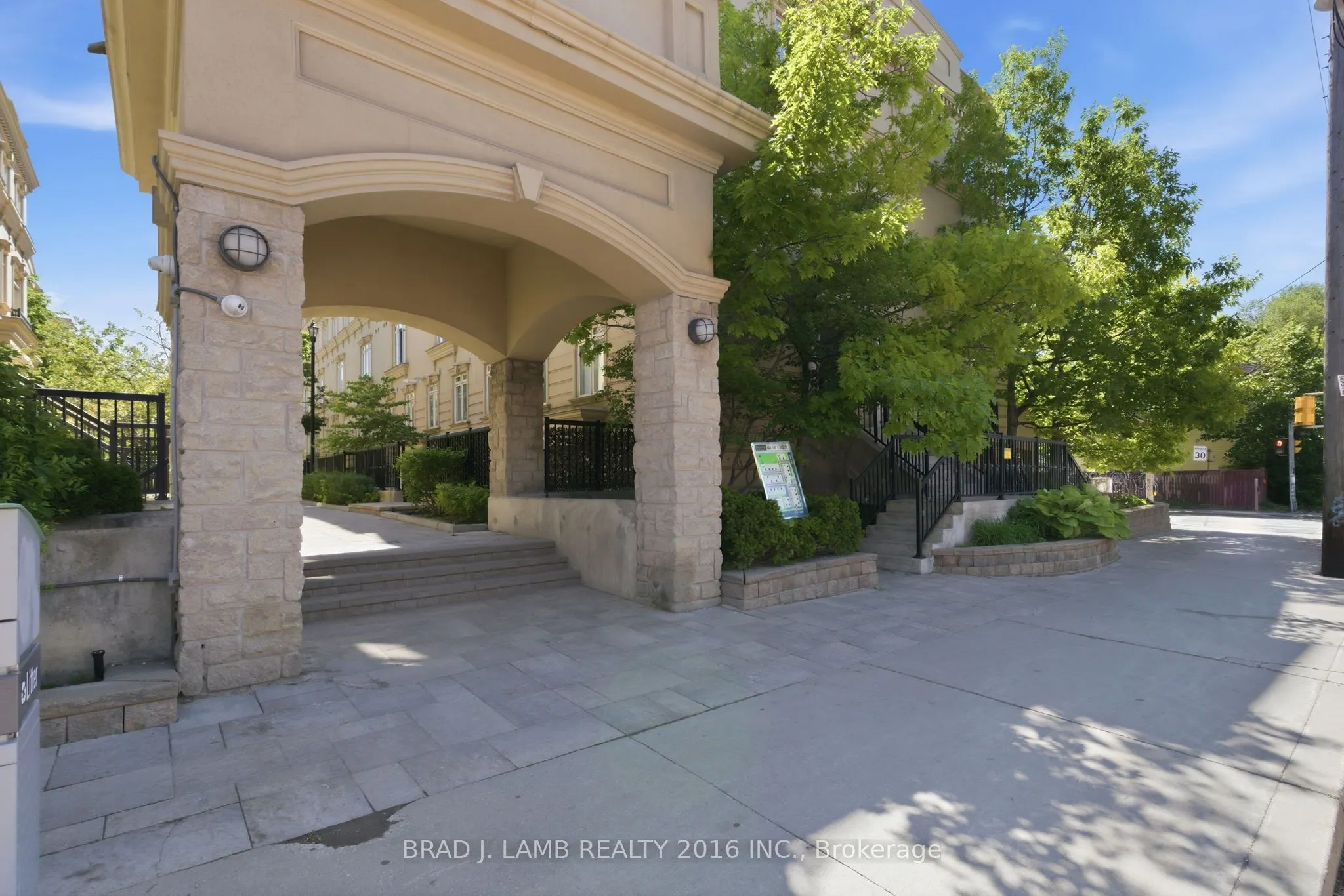 80 Carr Street #29
