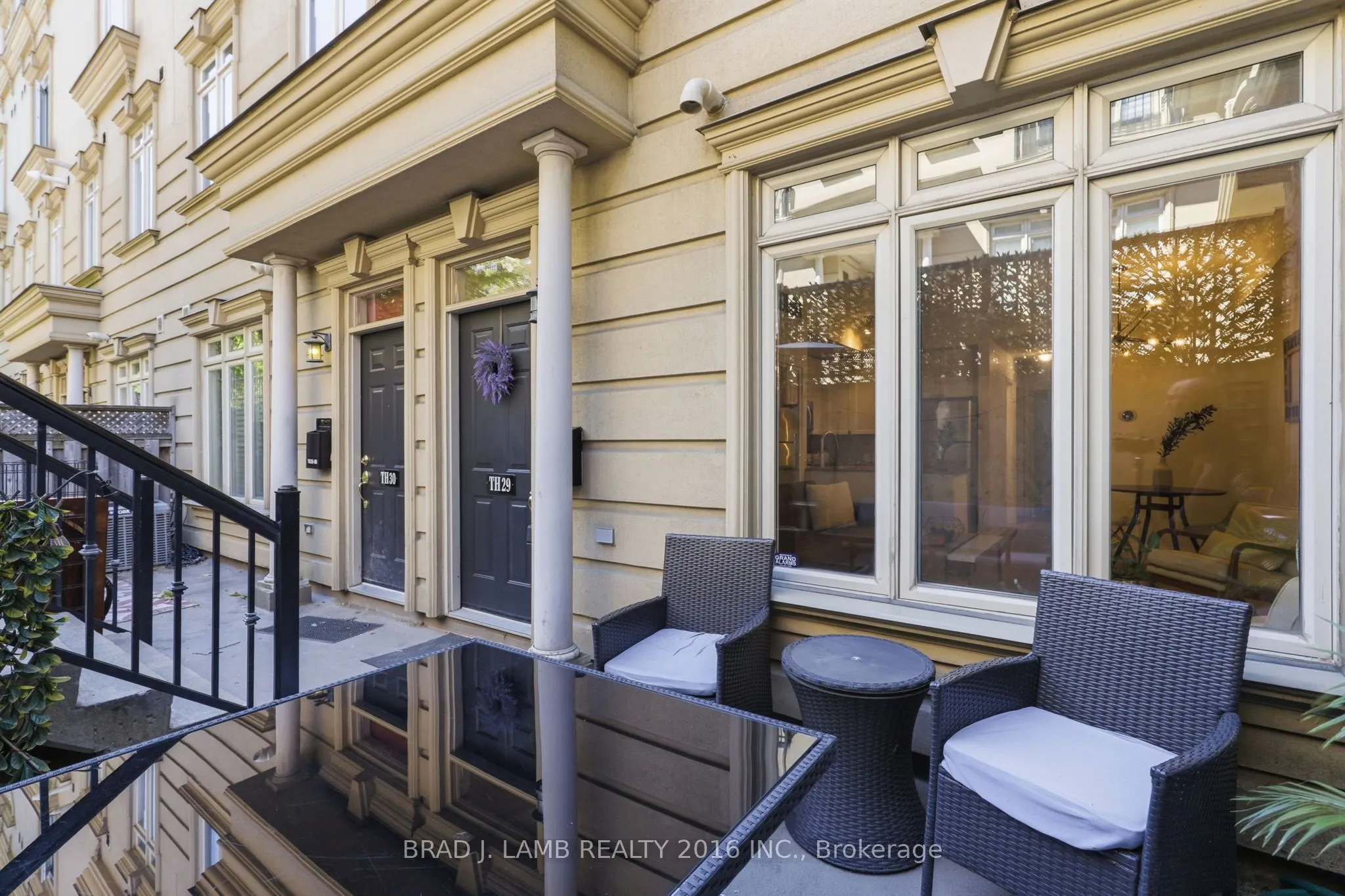 80 Carr Street #29
