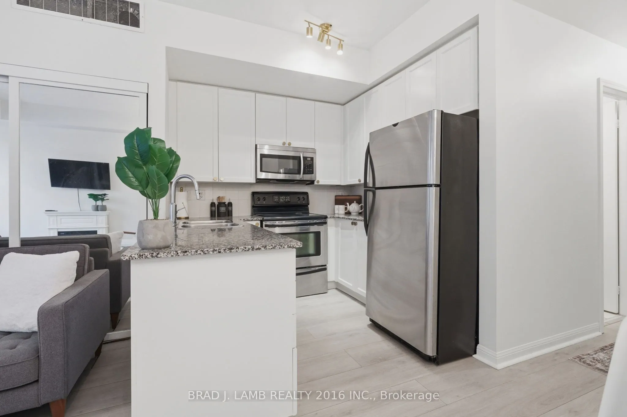 80 Carr Street #29
