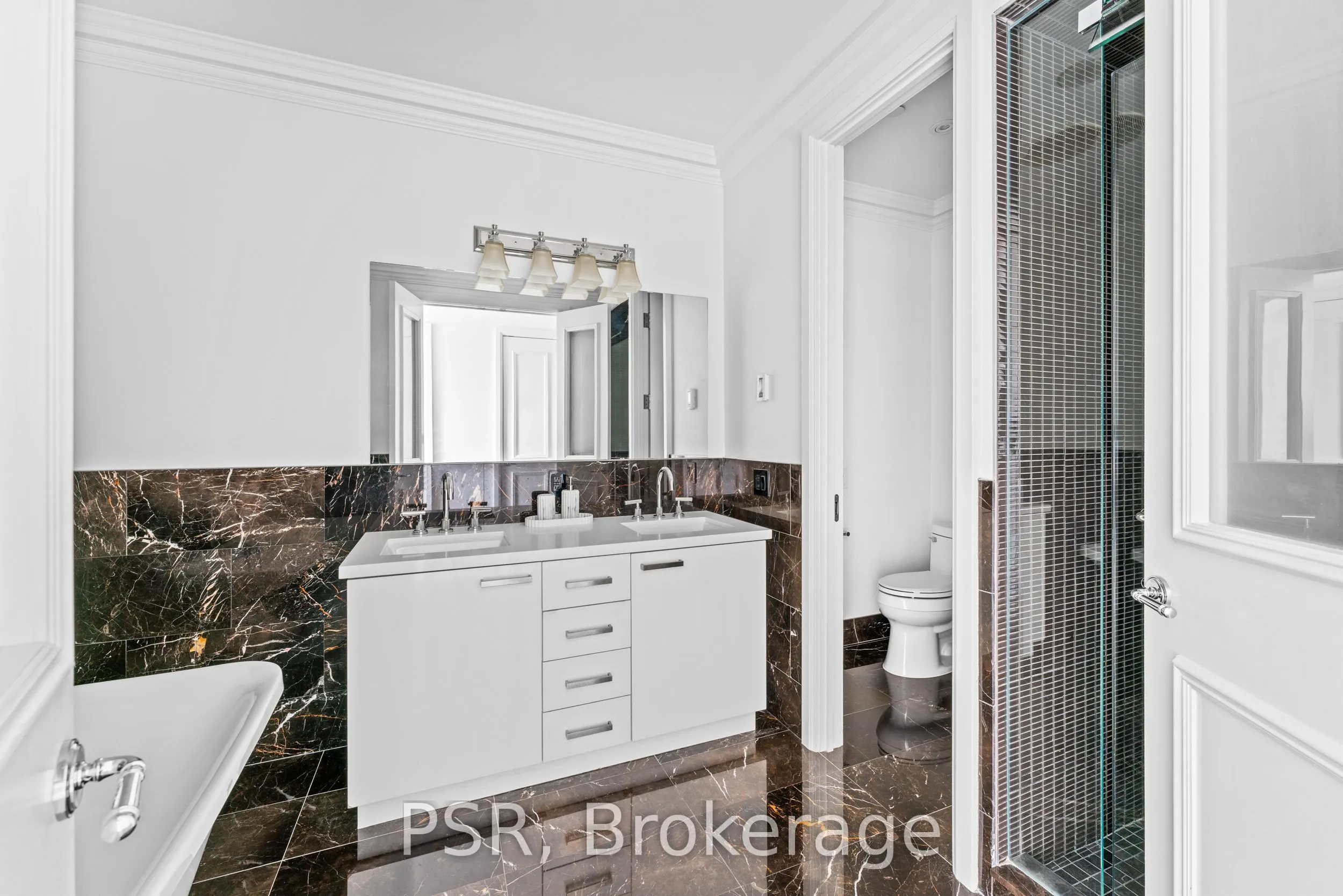 311 Bay Street #4804