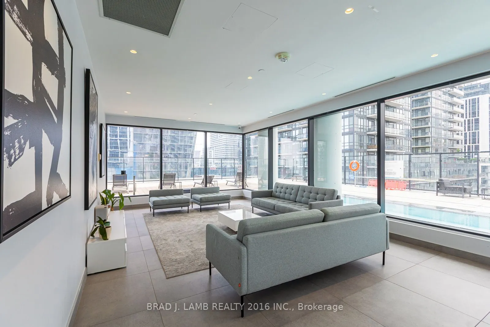 55 Ontario Street #607