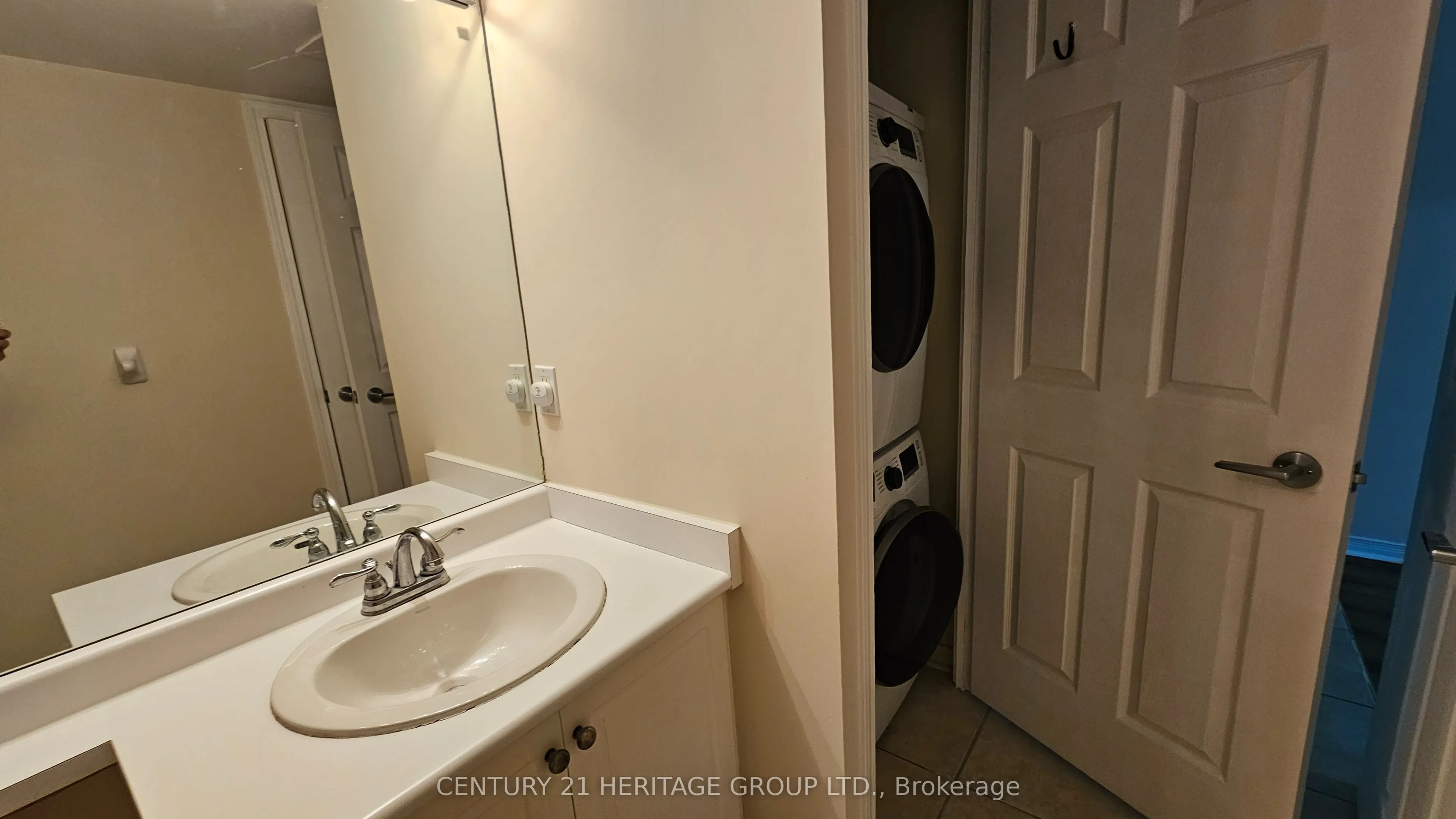 451 Rosewell Avenue #202