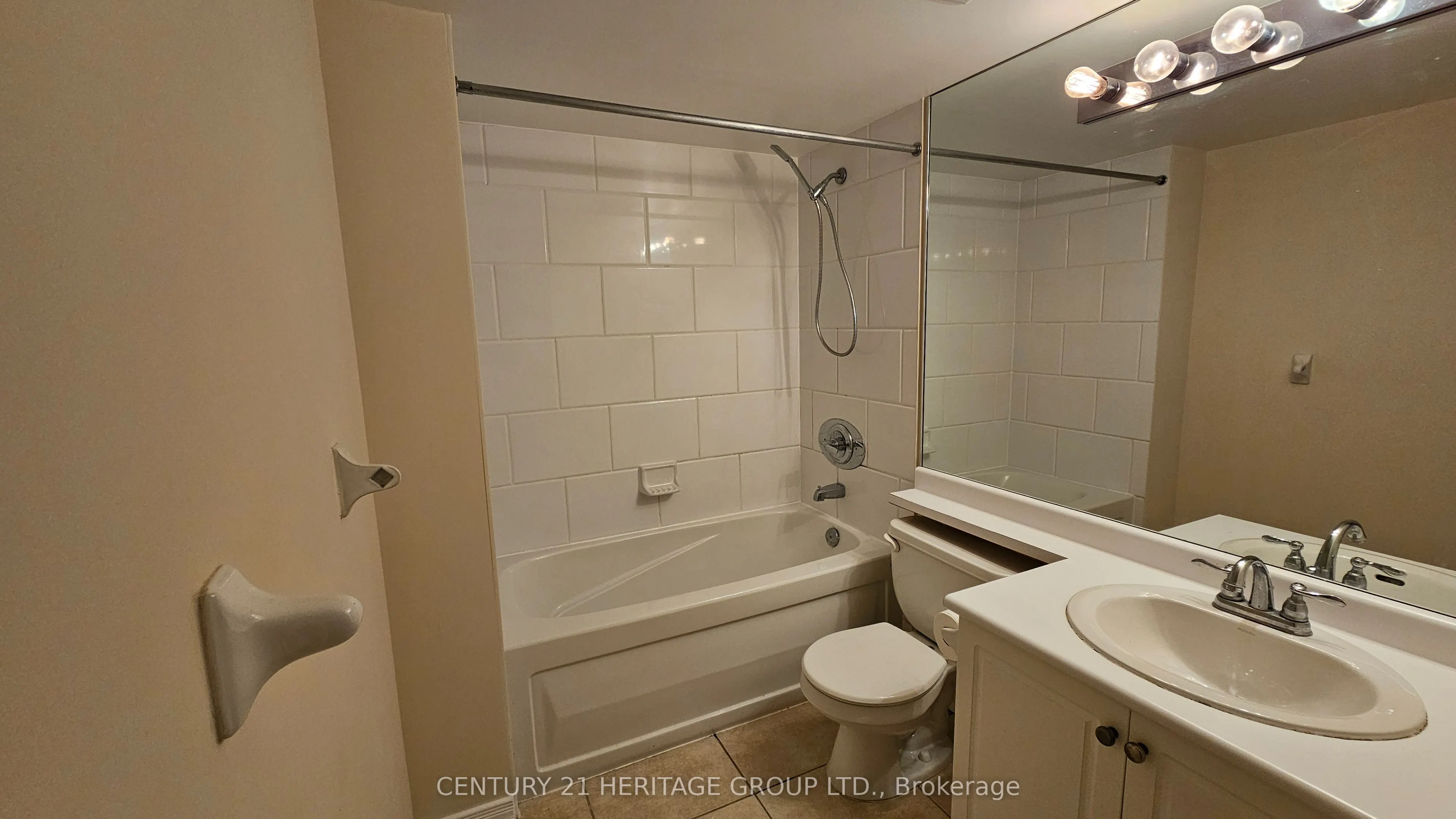 451 Rosewell Avenue #202