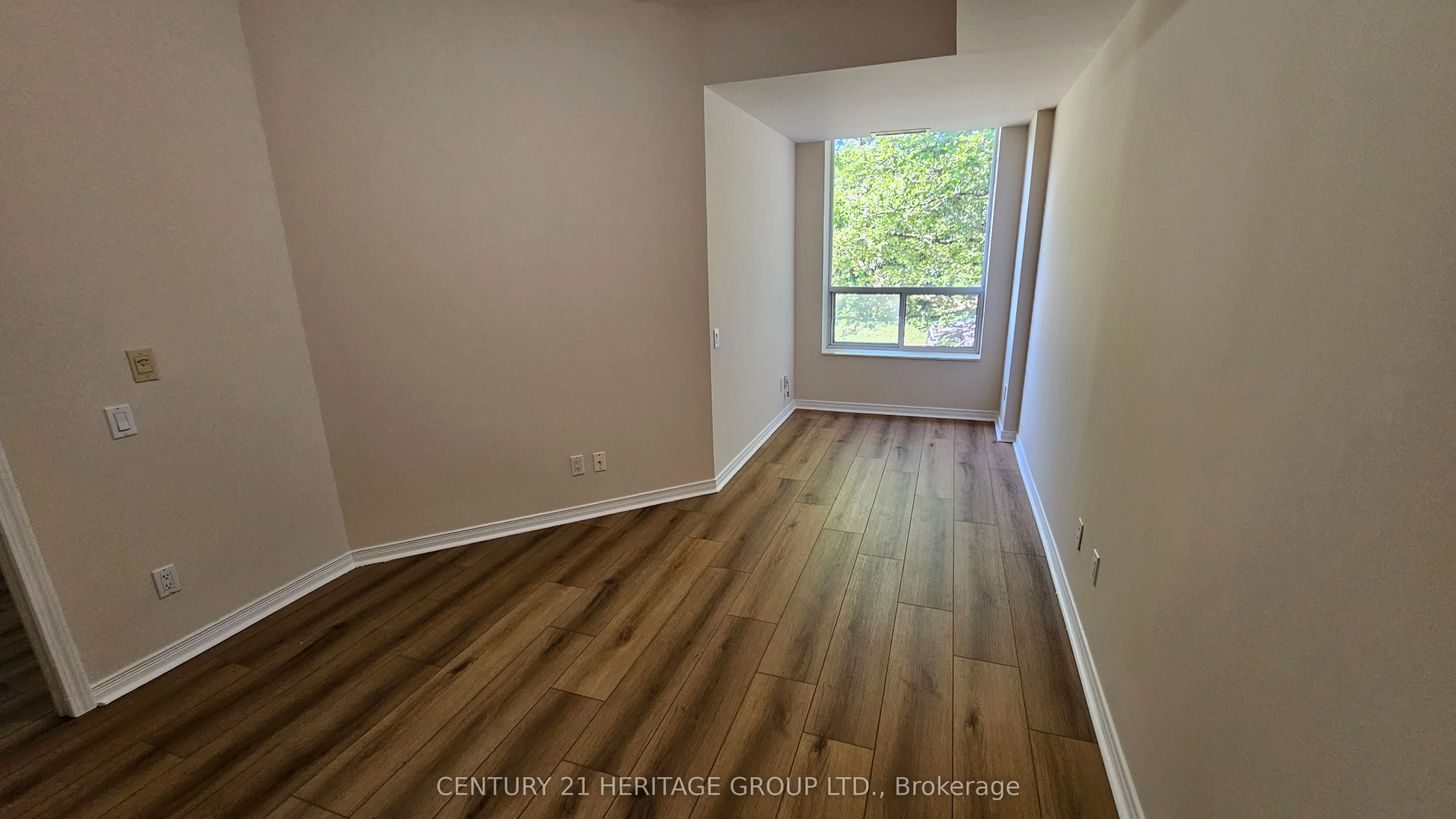 451 Rosewell Avenue #202