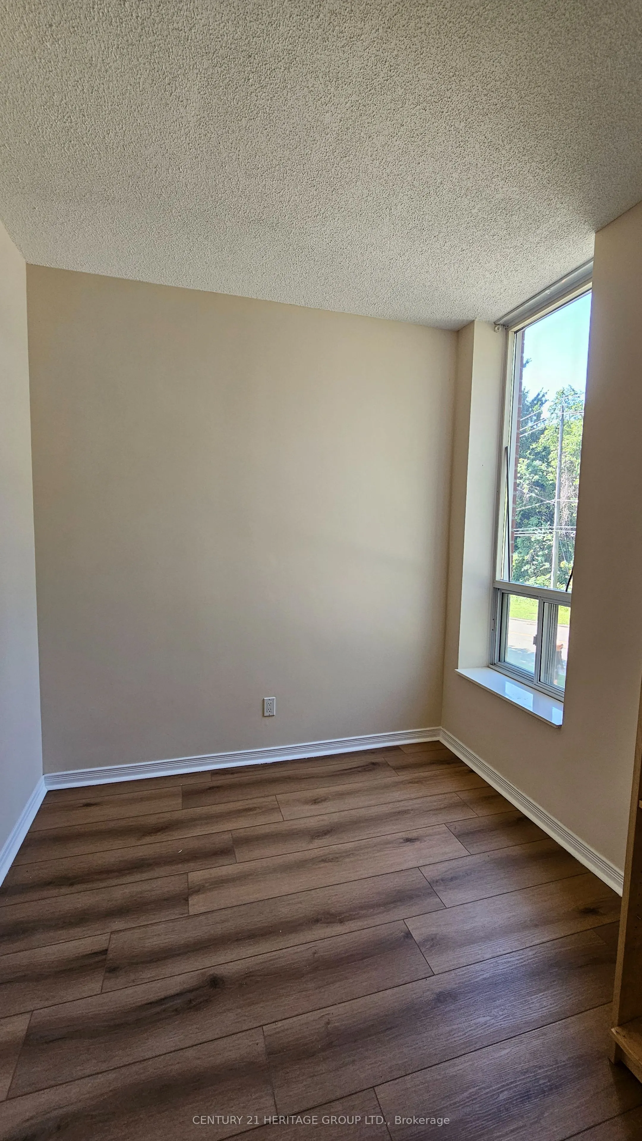 451 Rosewell Avenue #202