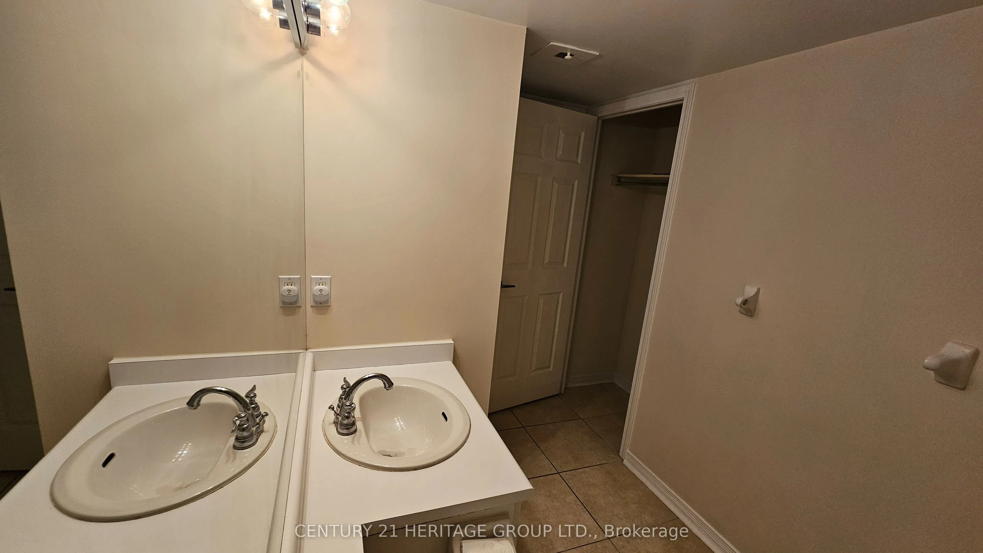 451 Rosewell Avenue #202