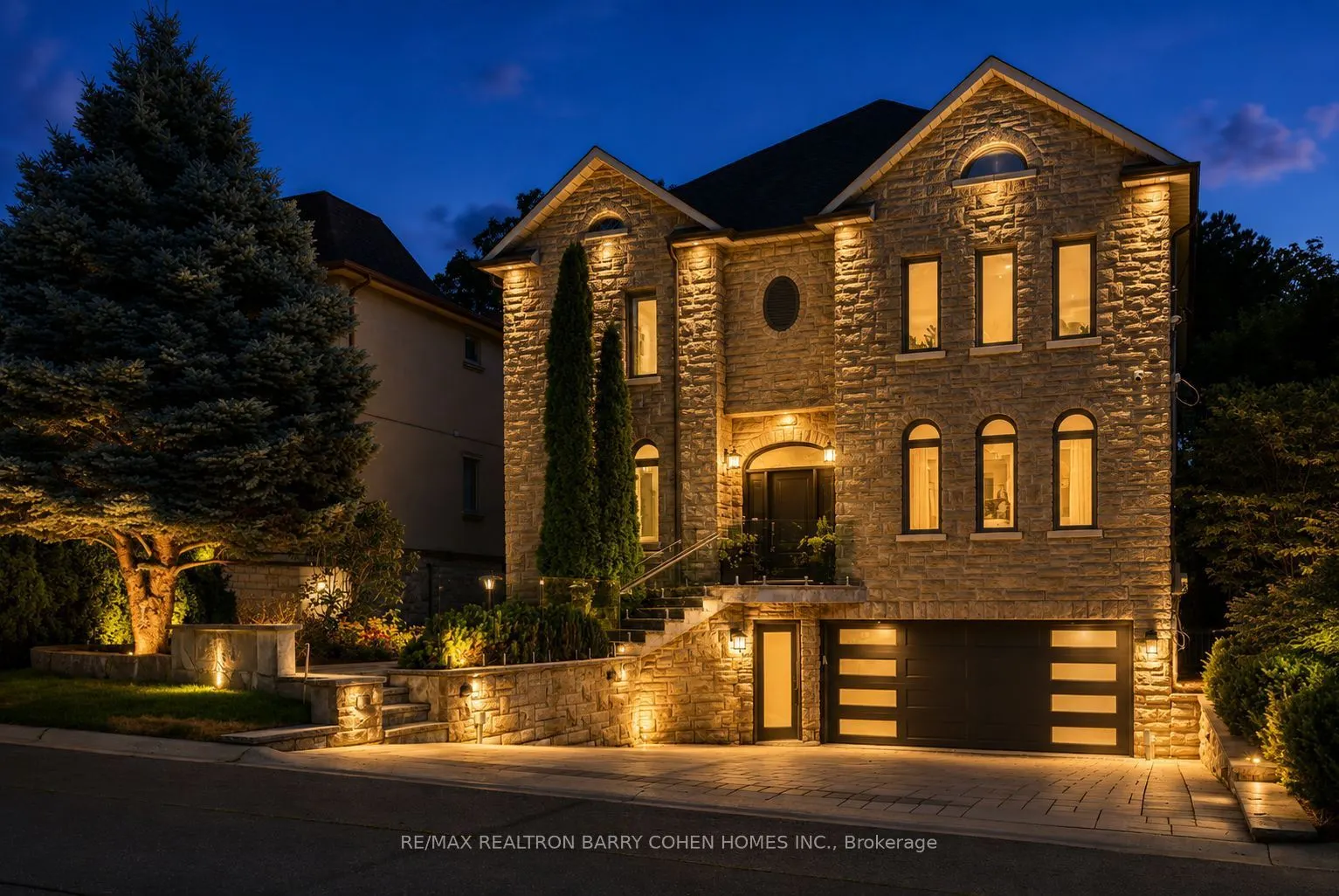 33 Munro Boulevard