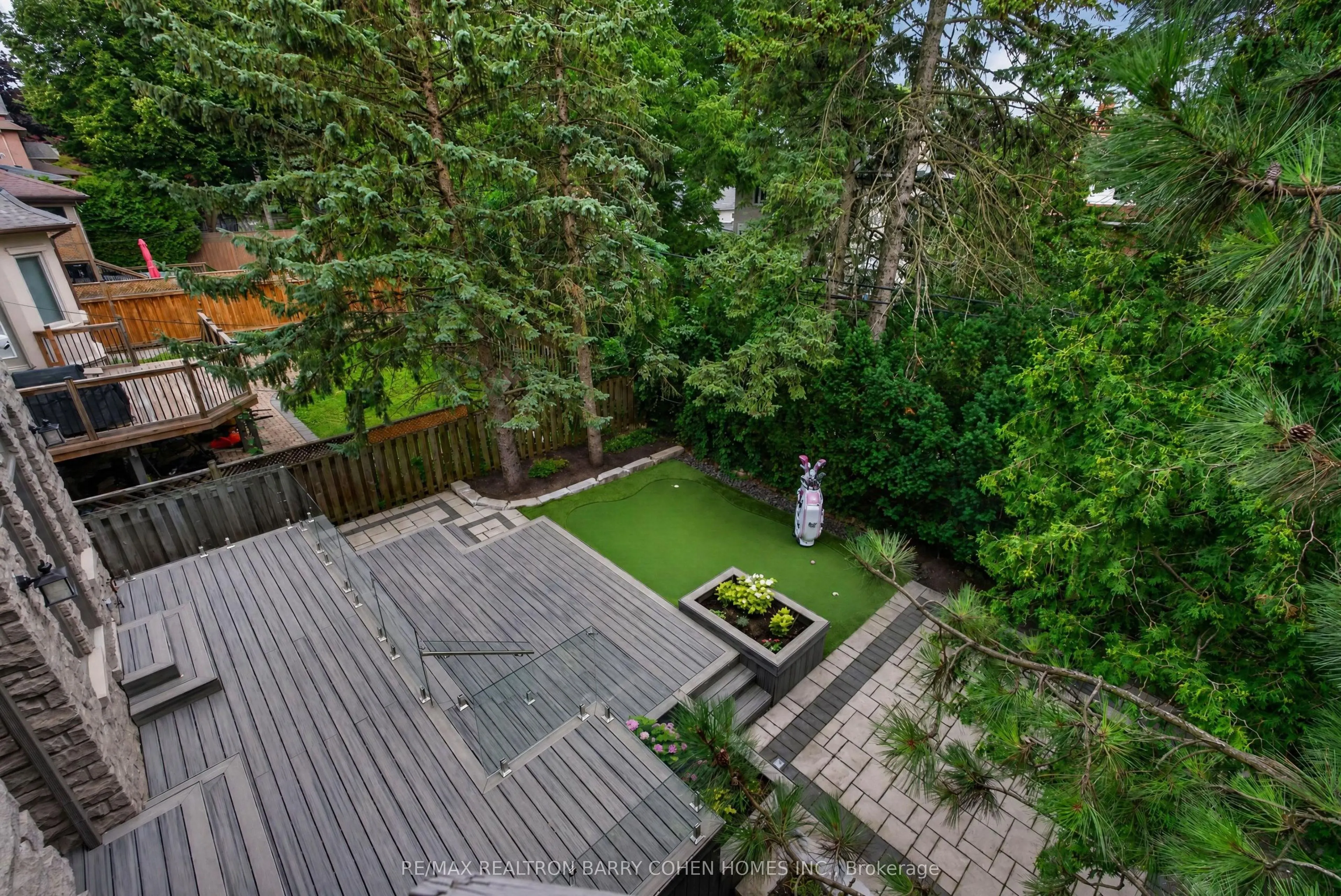 33 Munro Boulevard