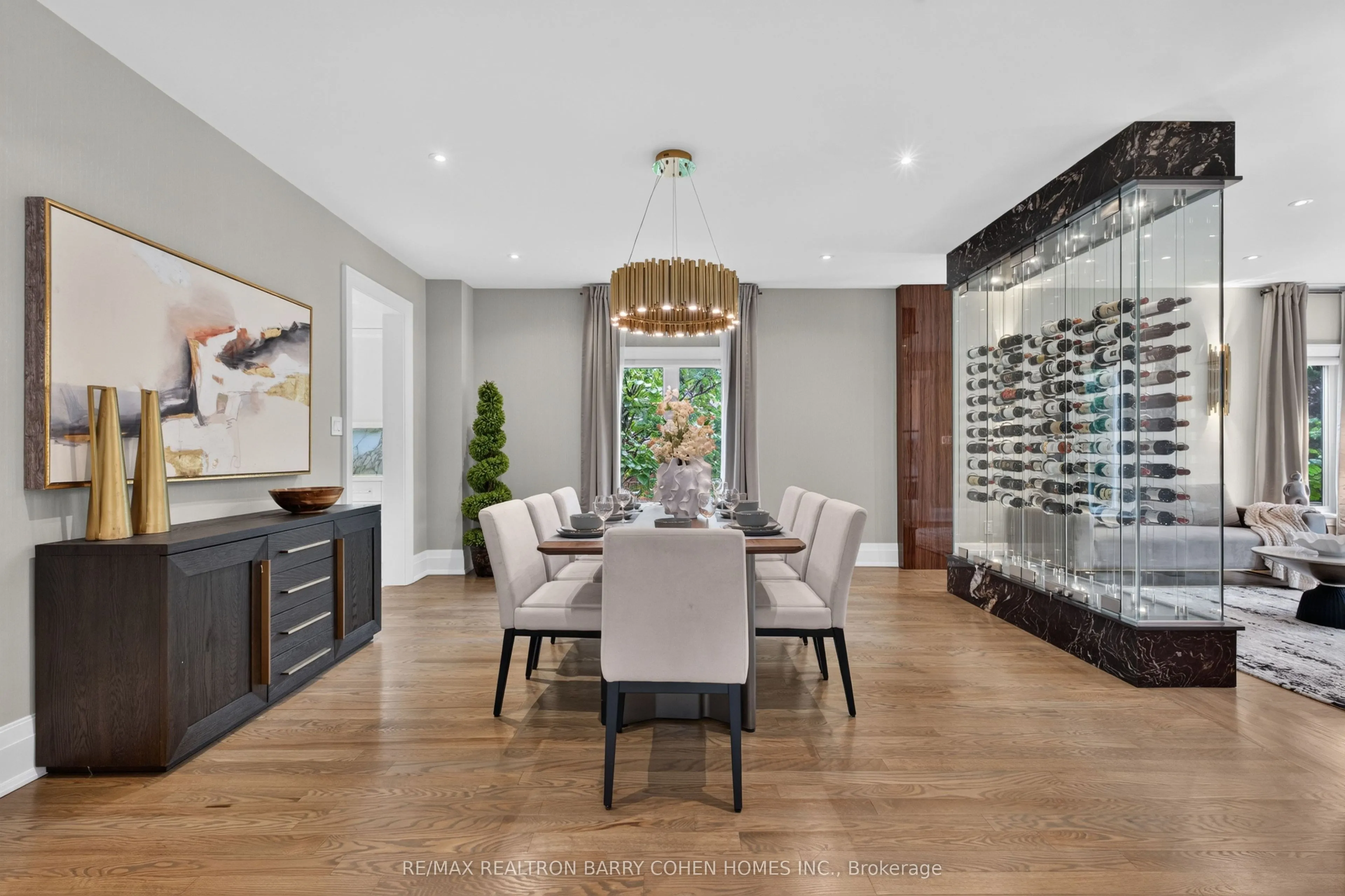 33 Munro Boulevard