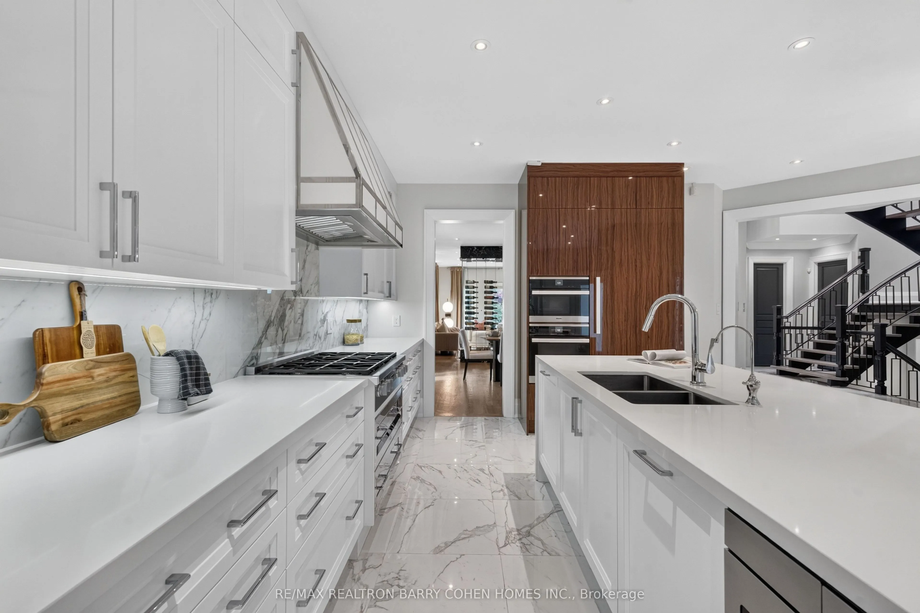 33 Munro Boulevard
