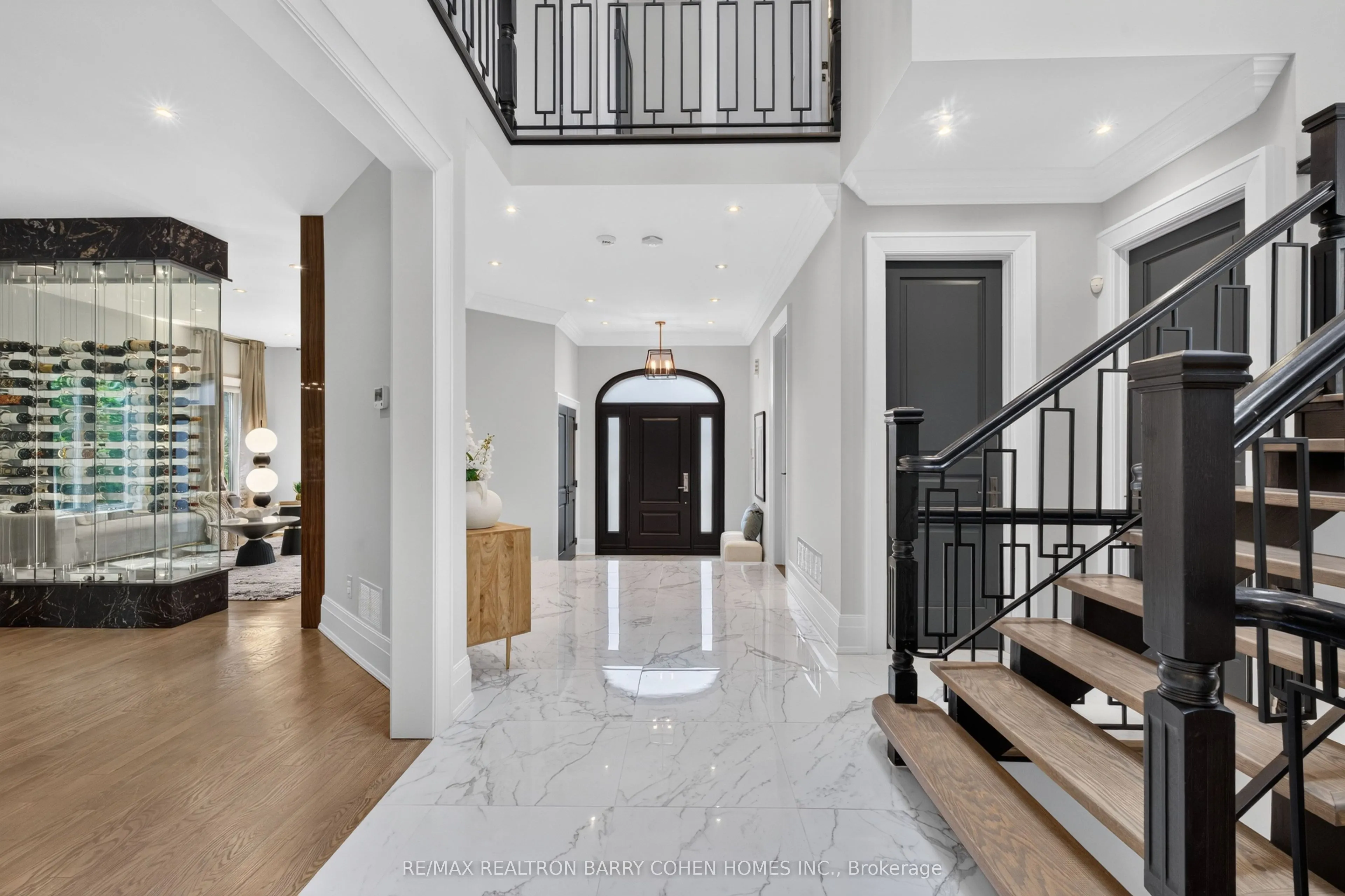 33 Munro Boulevard