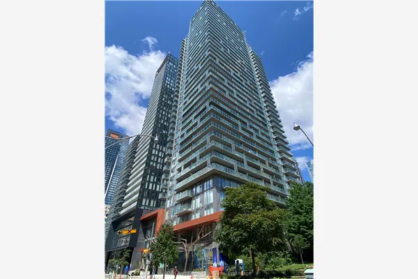 50 Wellesley Street E