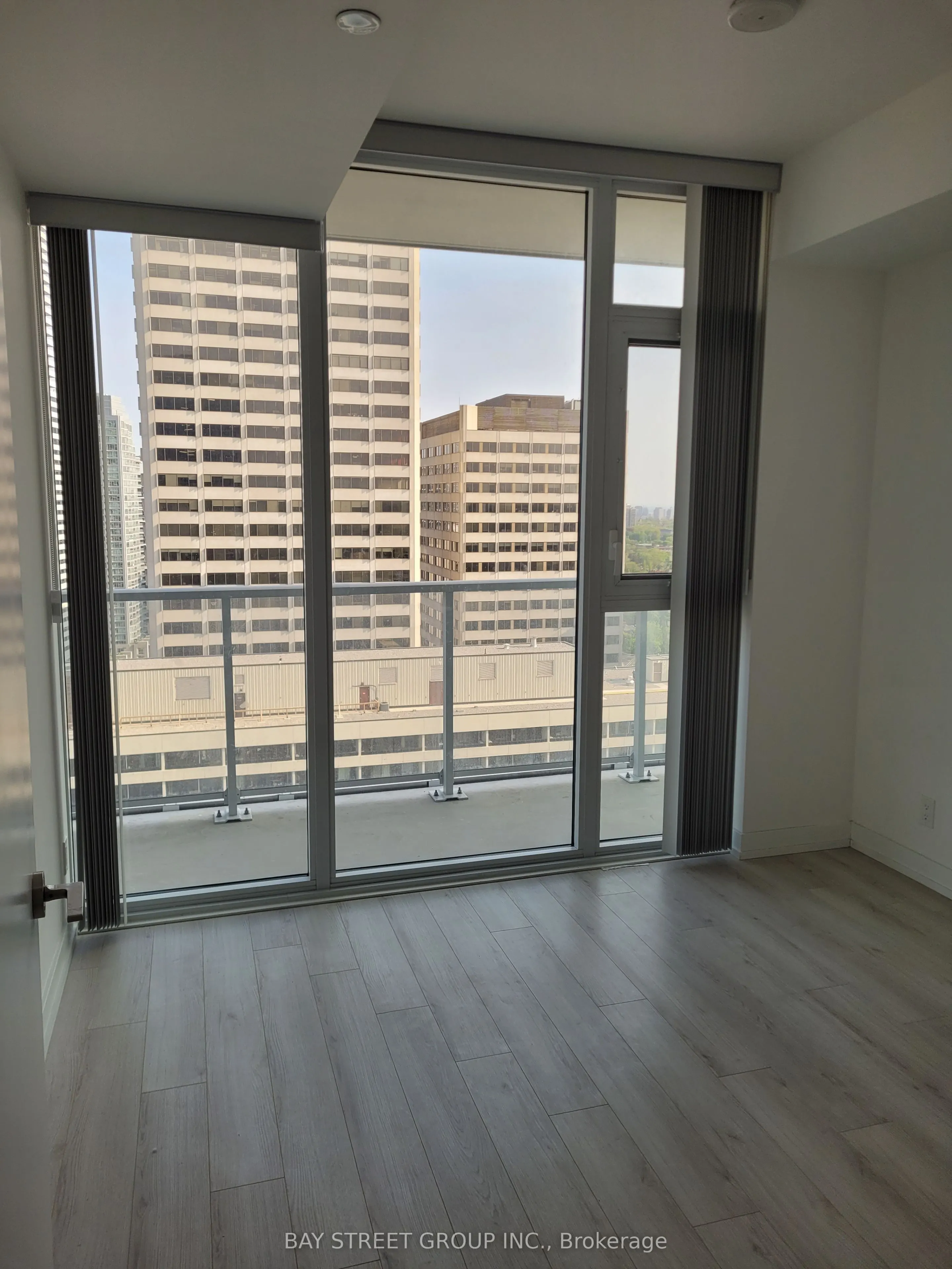 33 Helendale Avenue #2108