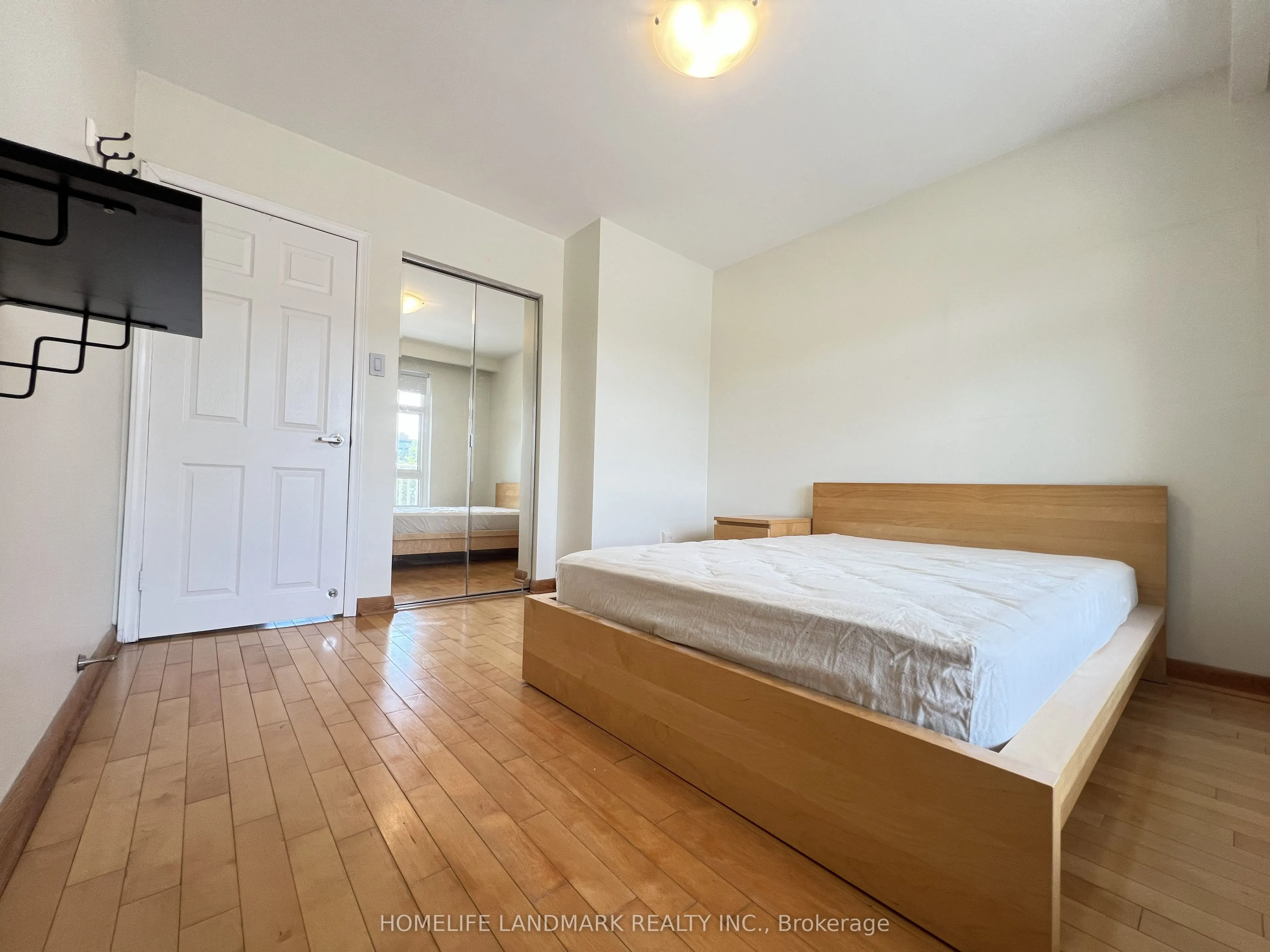 27 Tillplain Road