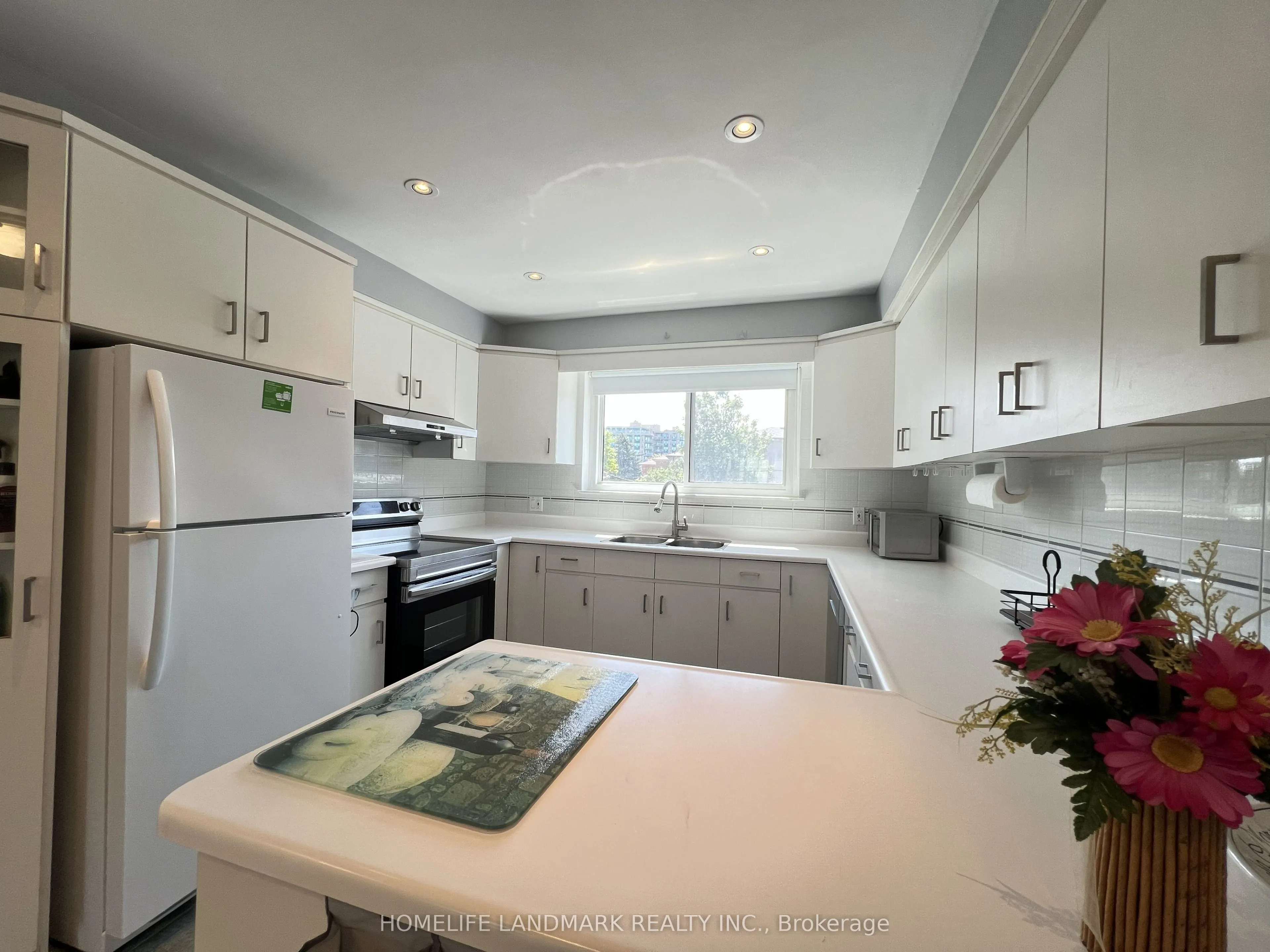 27 Tillplain Road