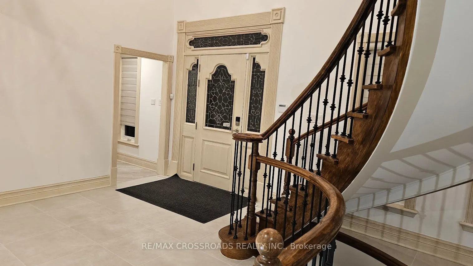 200 The Bridle Path