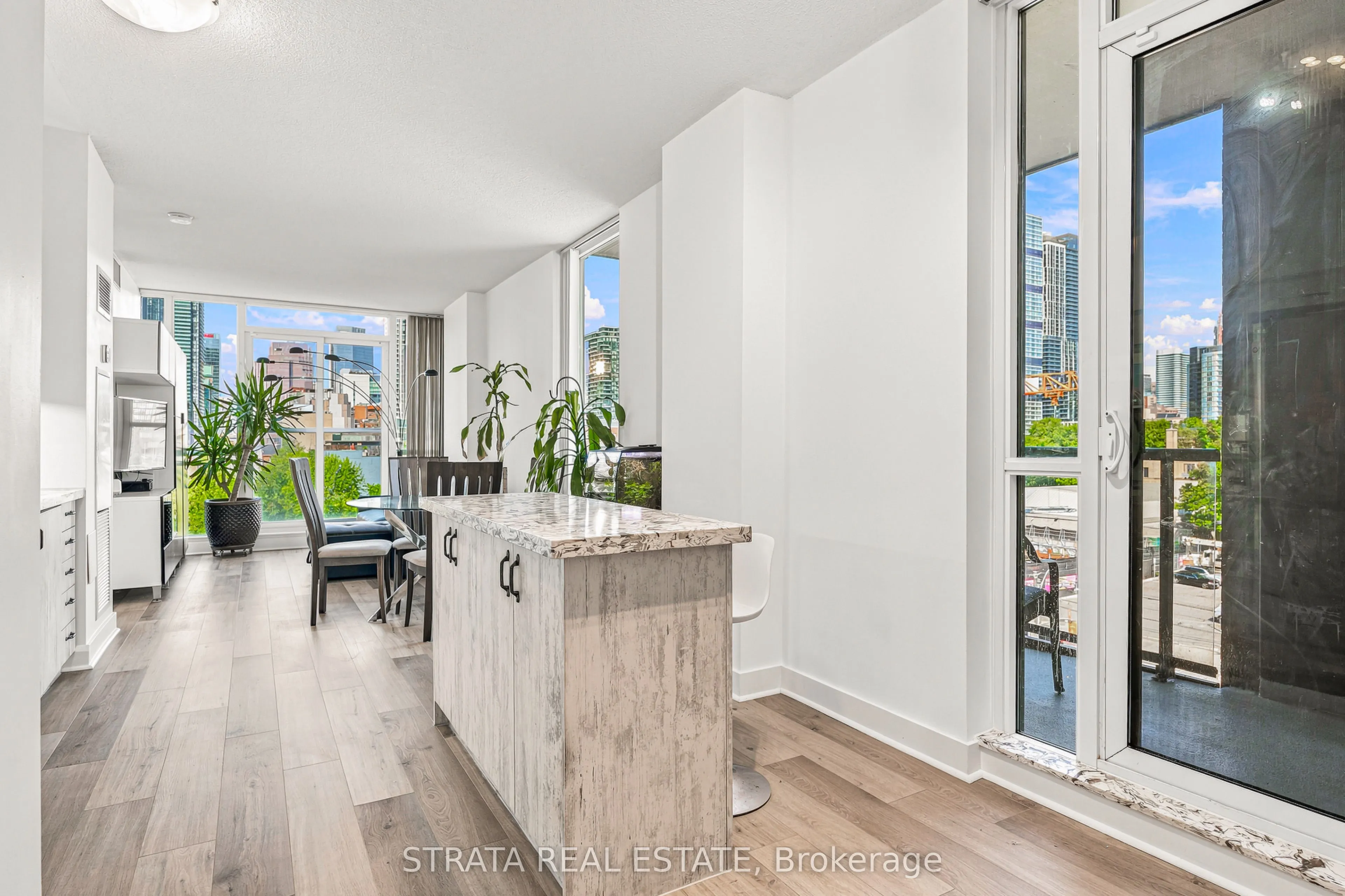 320 Richmond Street E #615