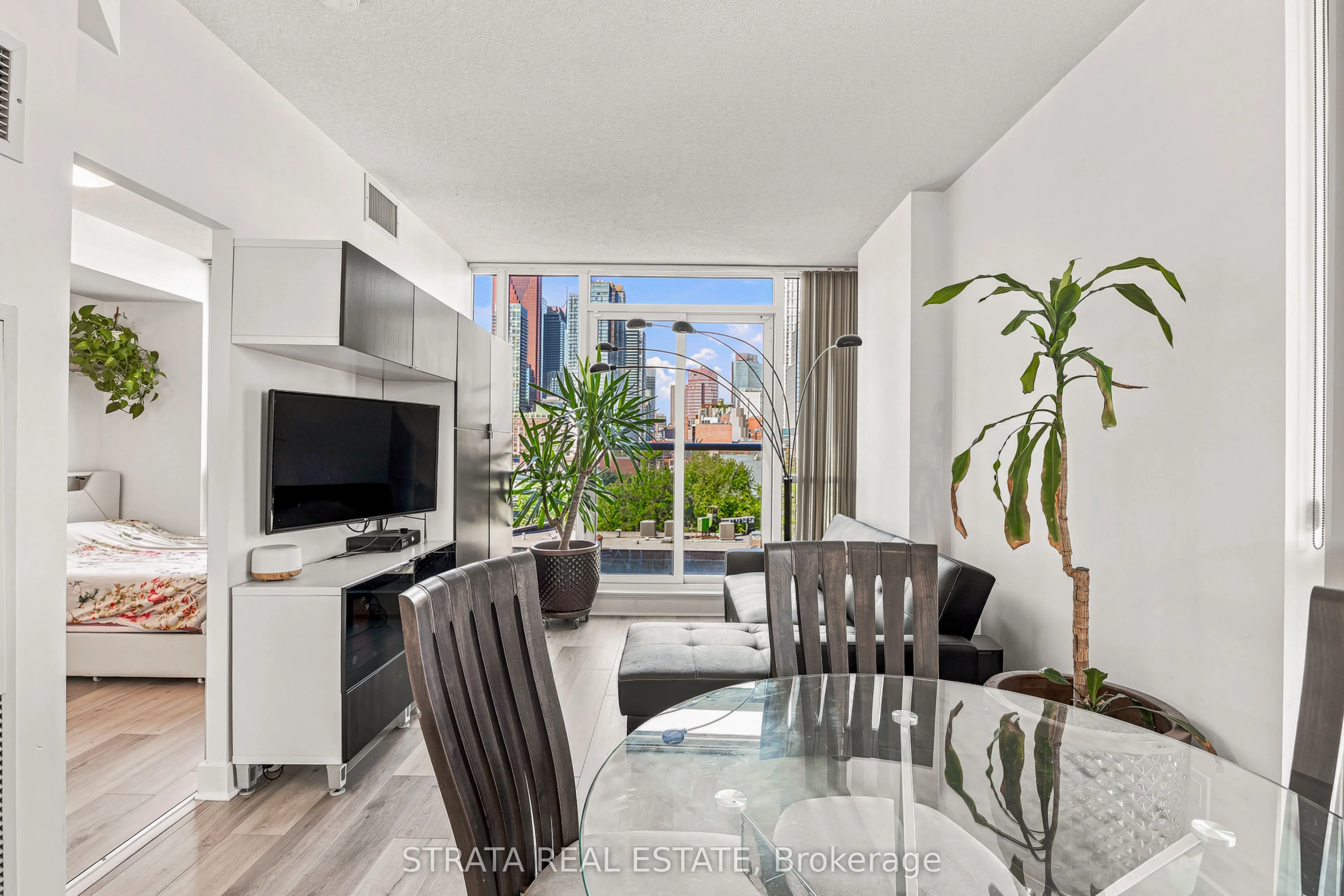 320 Richmond Street E #615