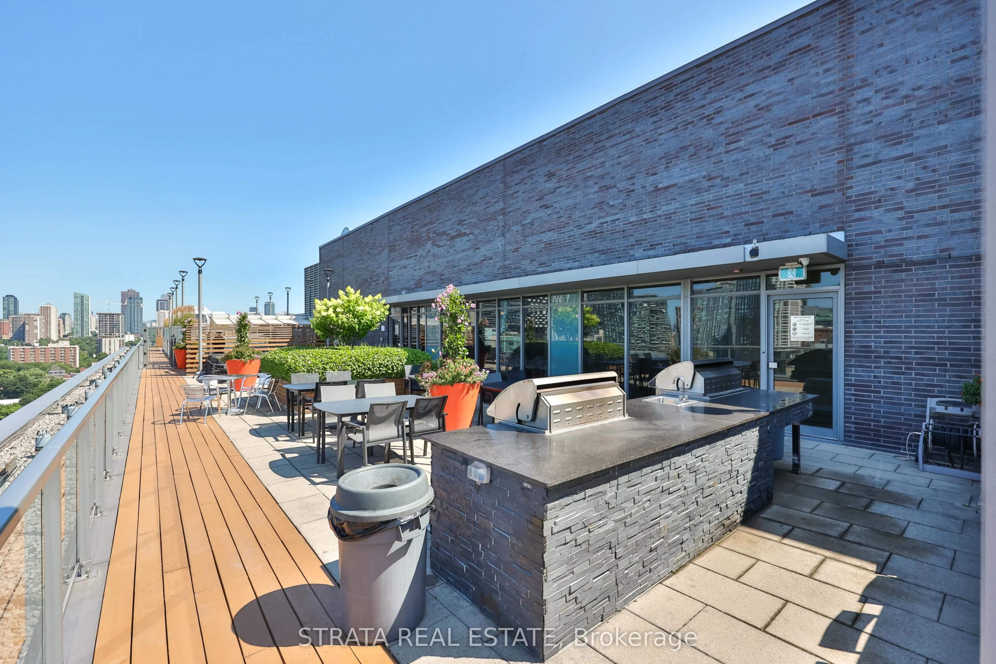 320 Richmond Street E #615