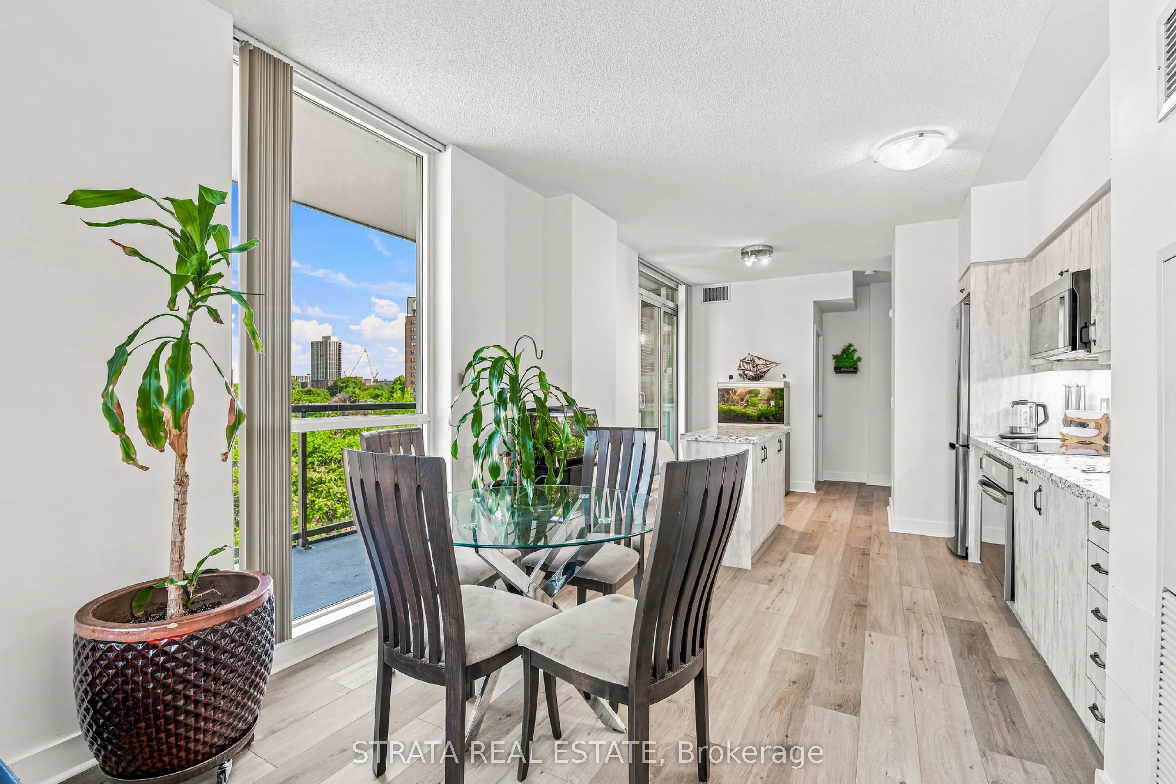 320 Richmond Street E #615