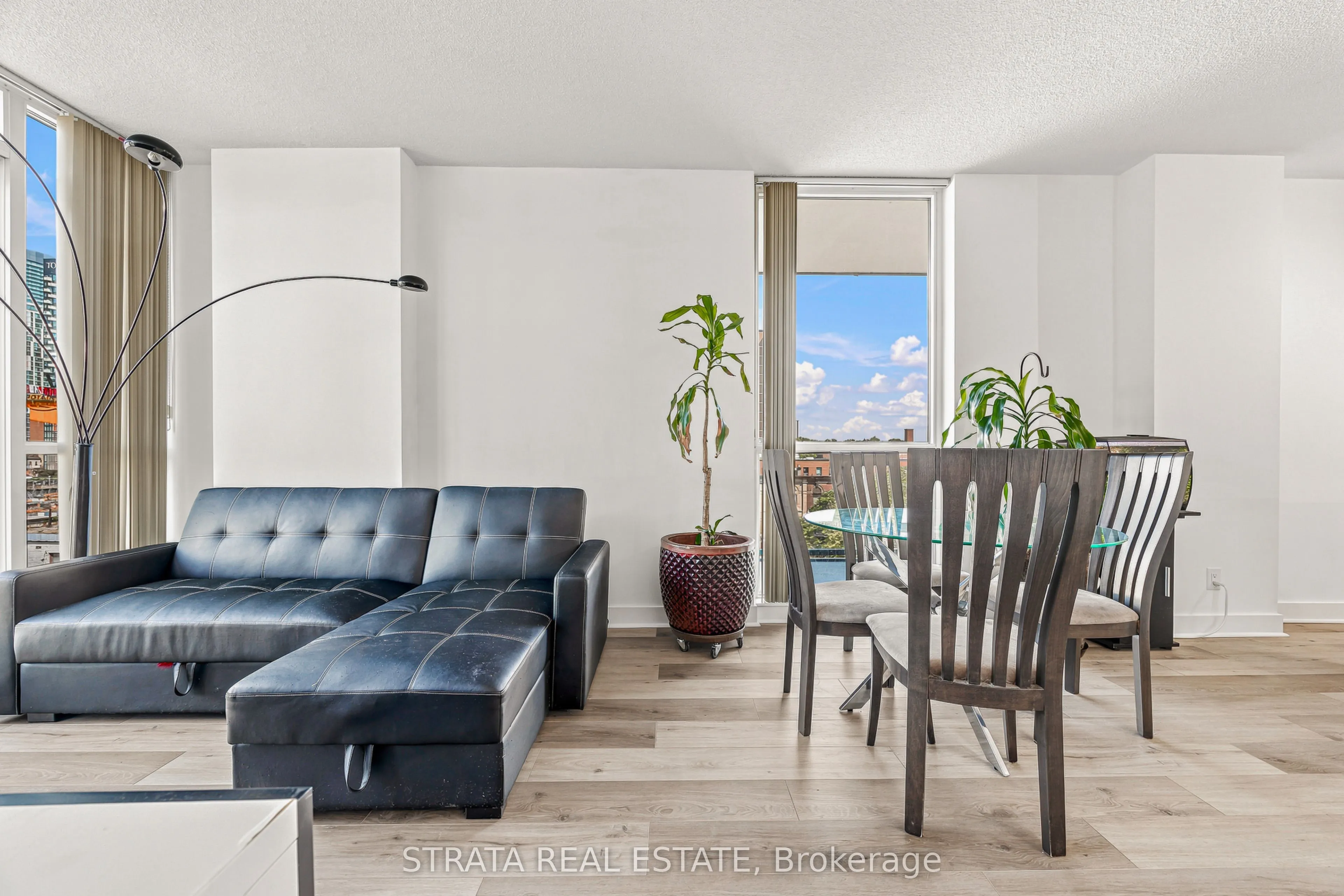 320 Richmond Street E #615