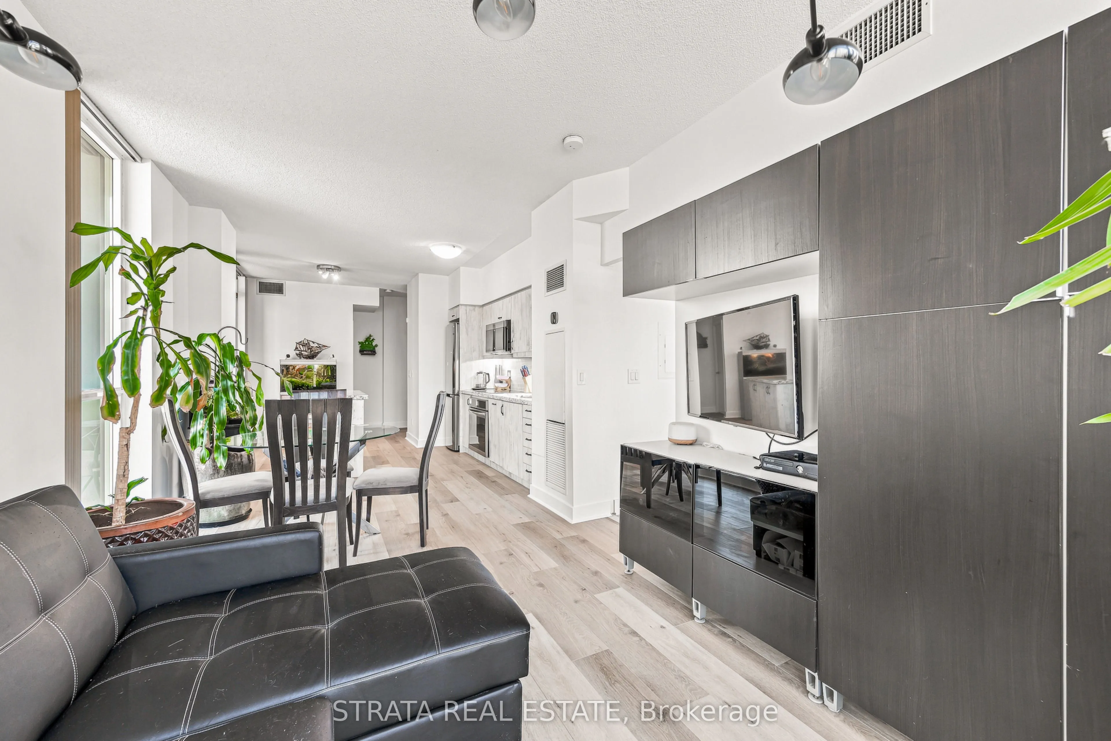 320 Richmond Street E #615