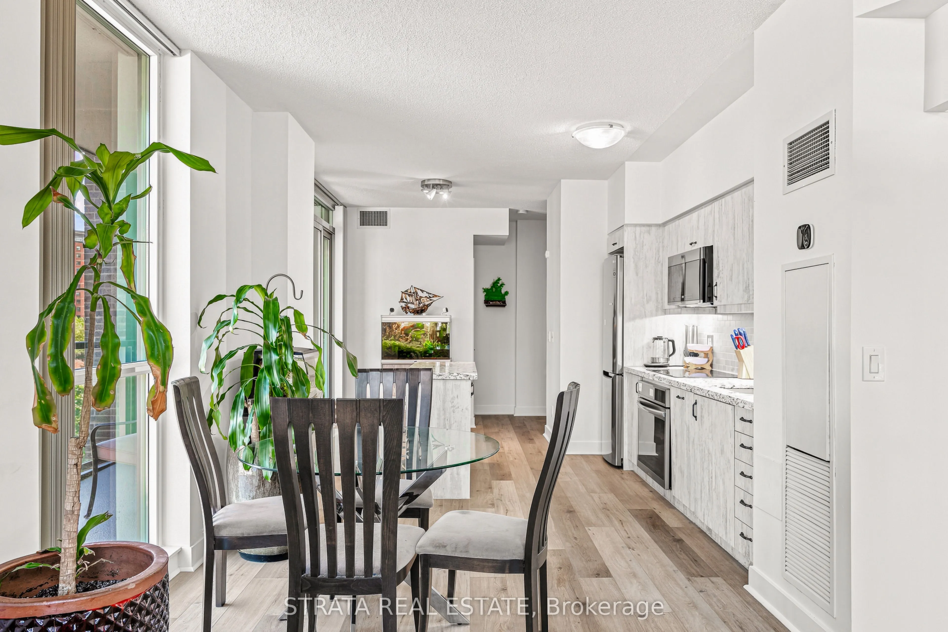 320 Richmond Street E #615