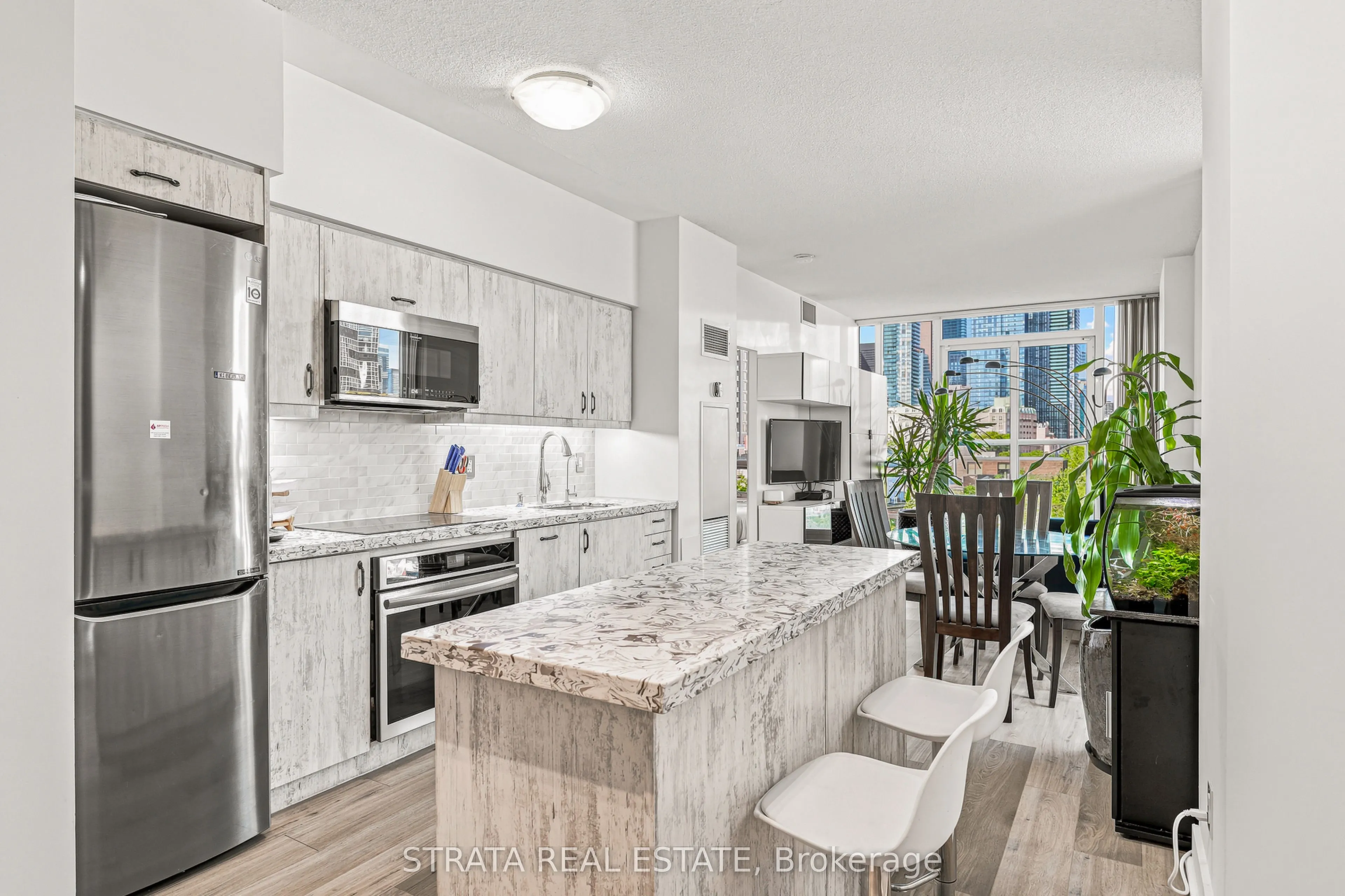 320 Richmond Street E #615