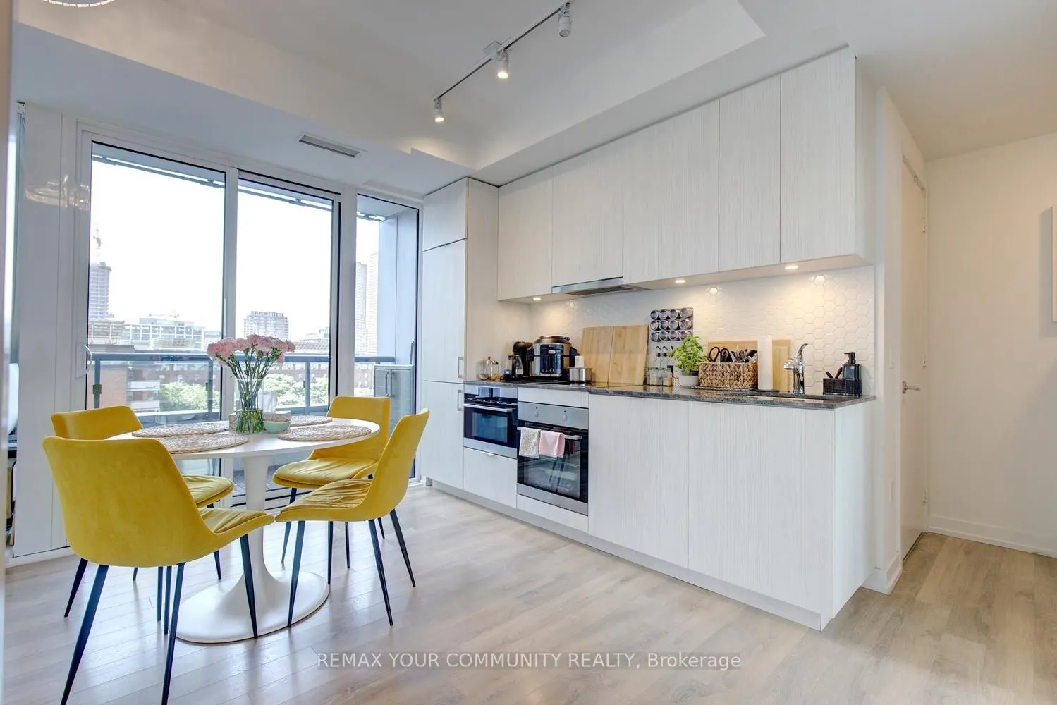 158 Front Street E #618