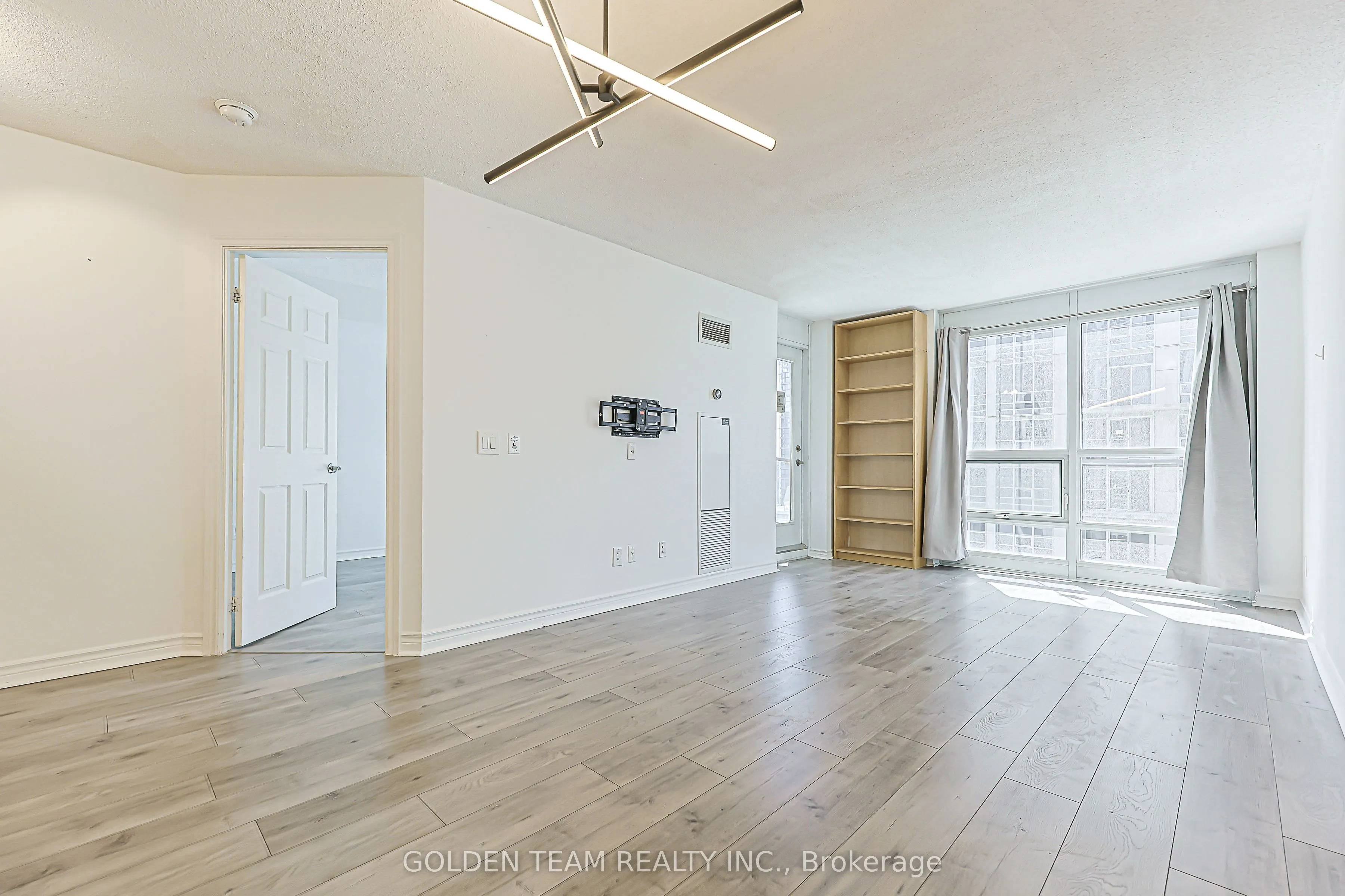 763 Bay Street #3006