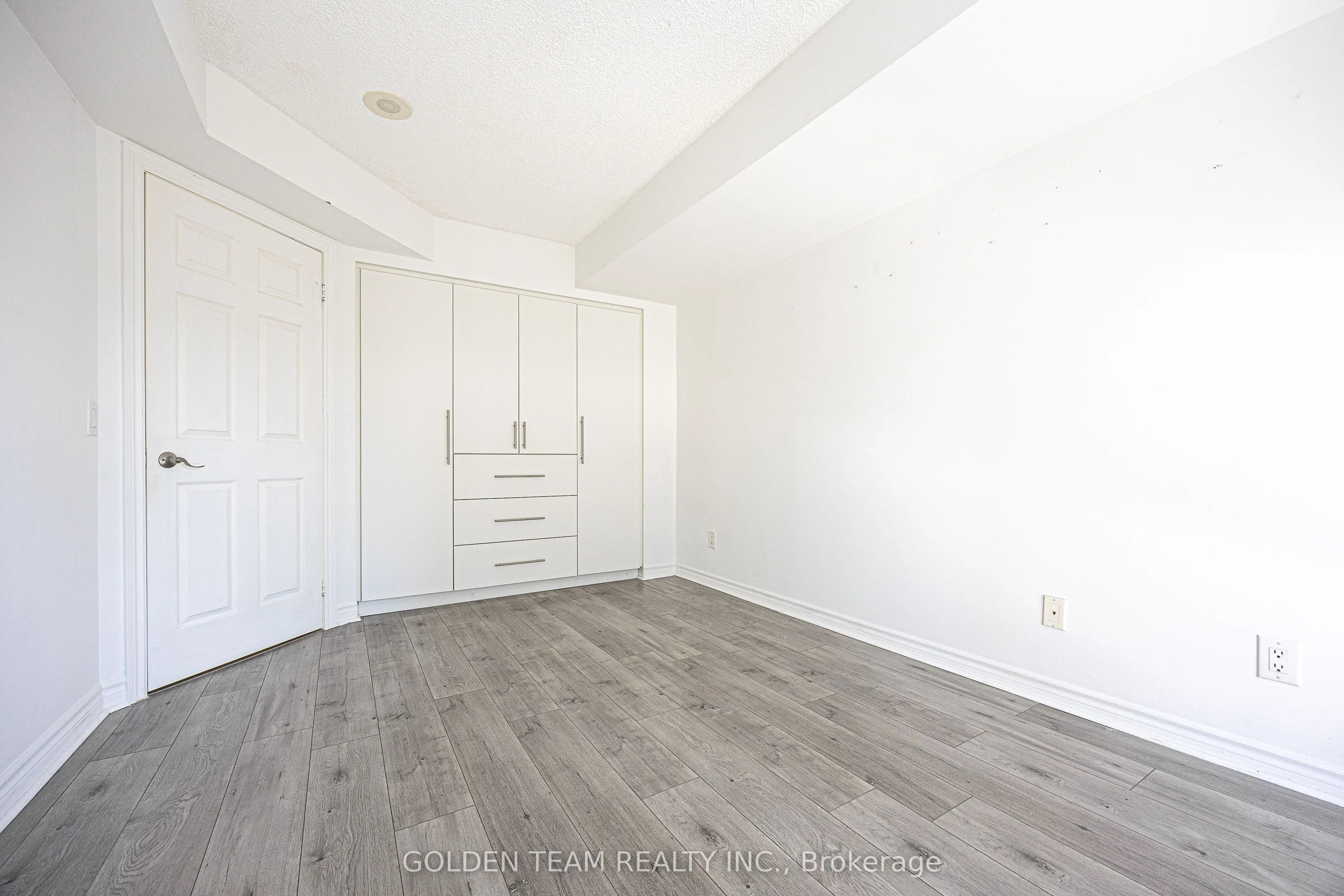 763 Bay Street #3006
