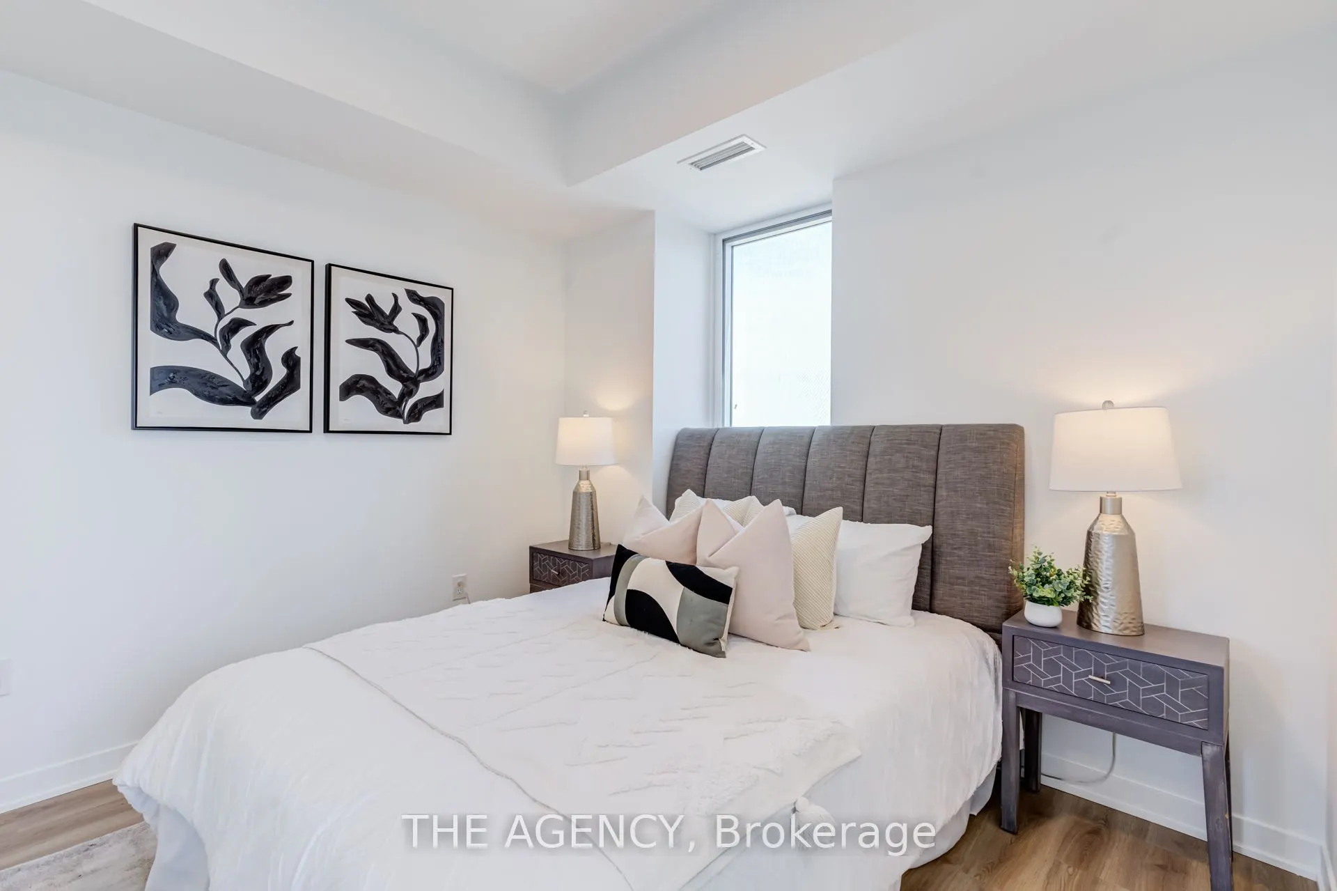 10 Oak Street #2403