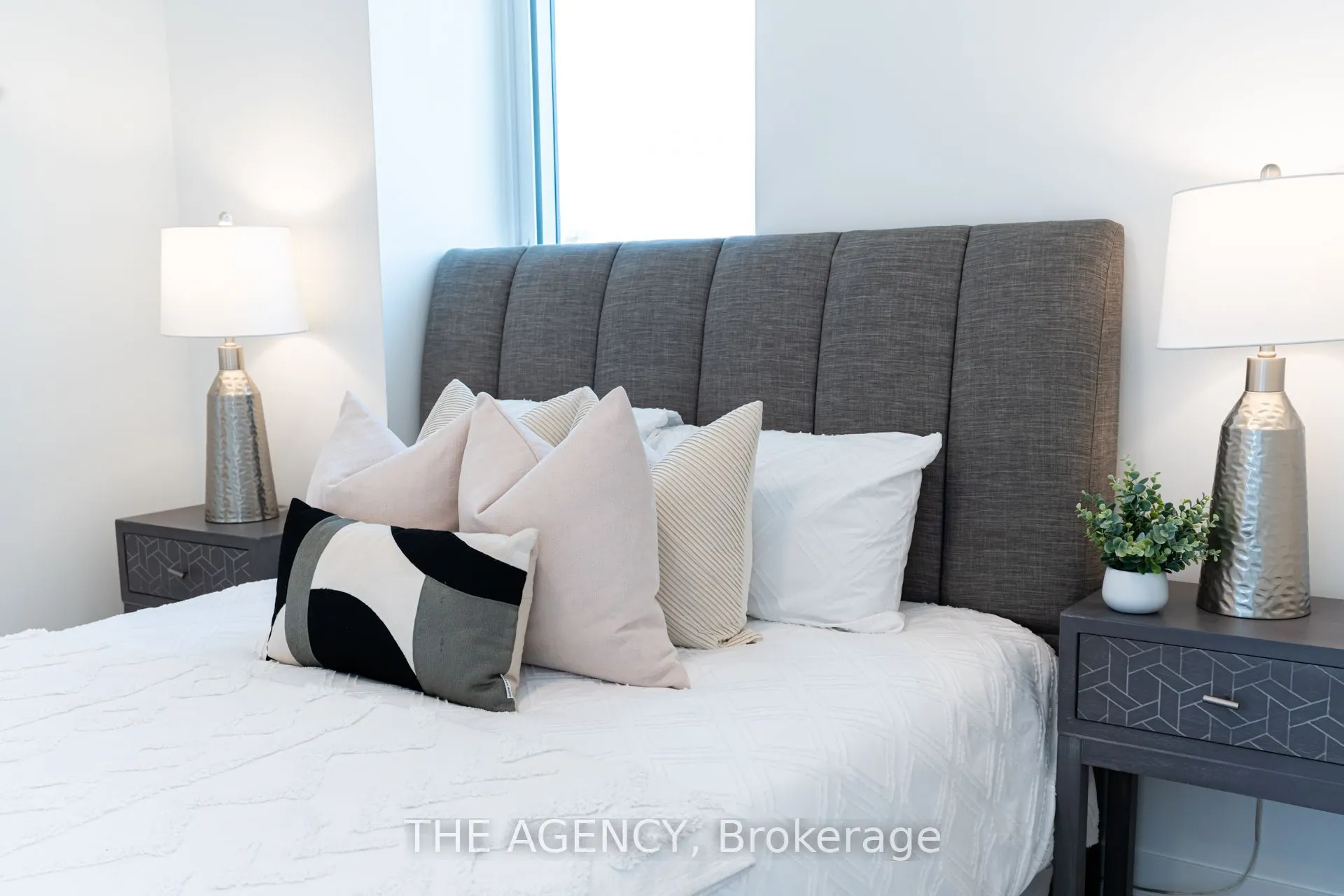 10 Oak Street #2403