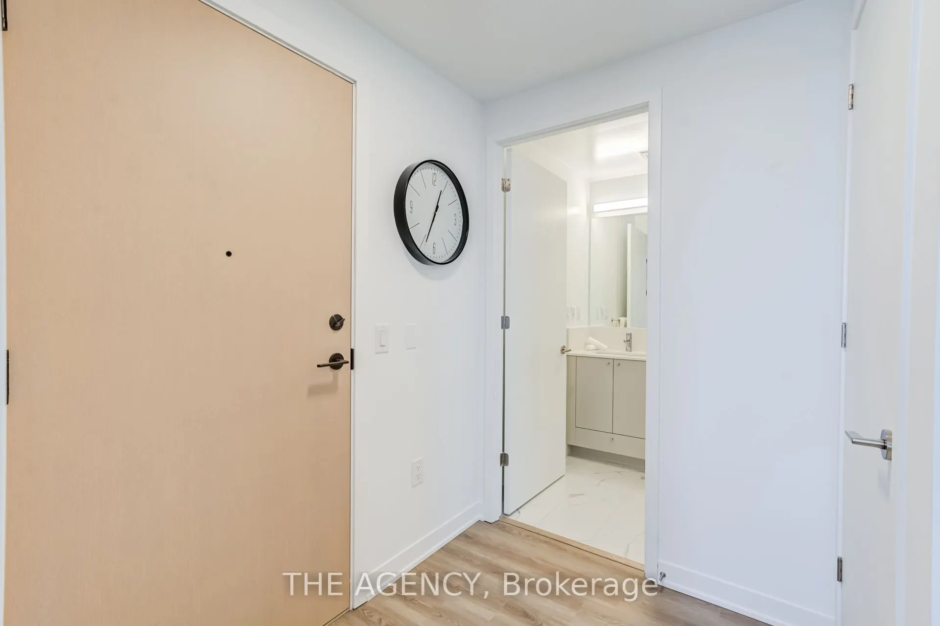 10 Oak Street #2403