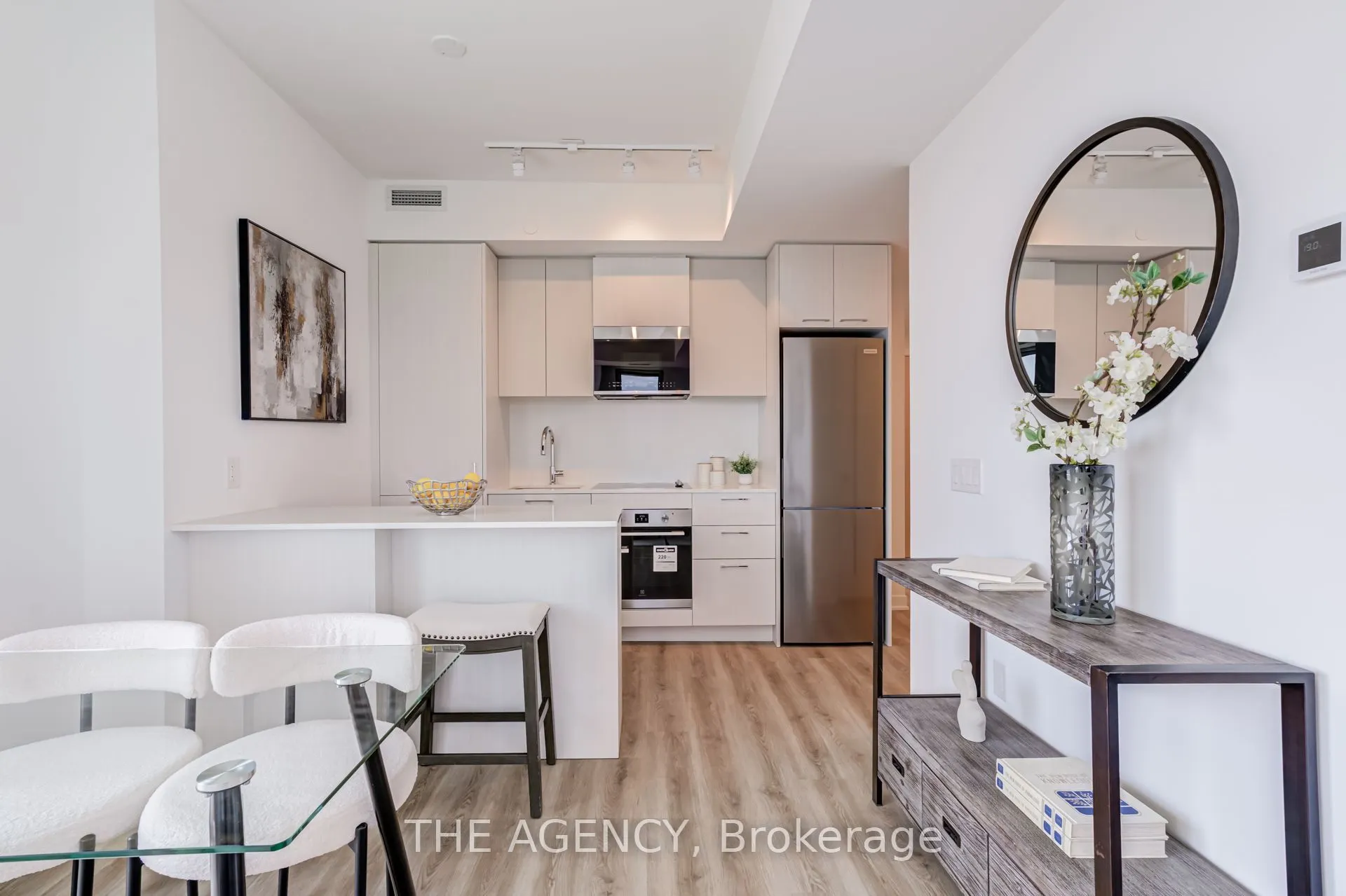 10 Oak Street #2403