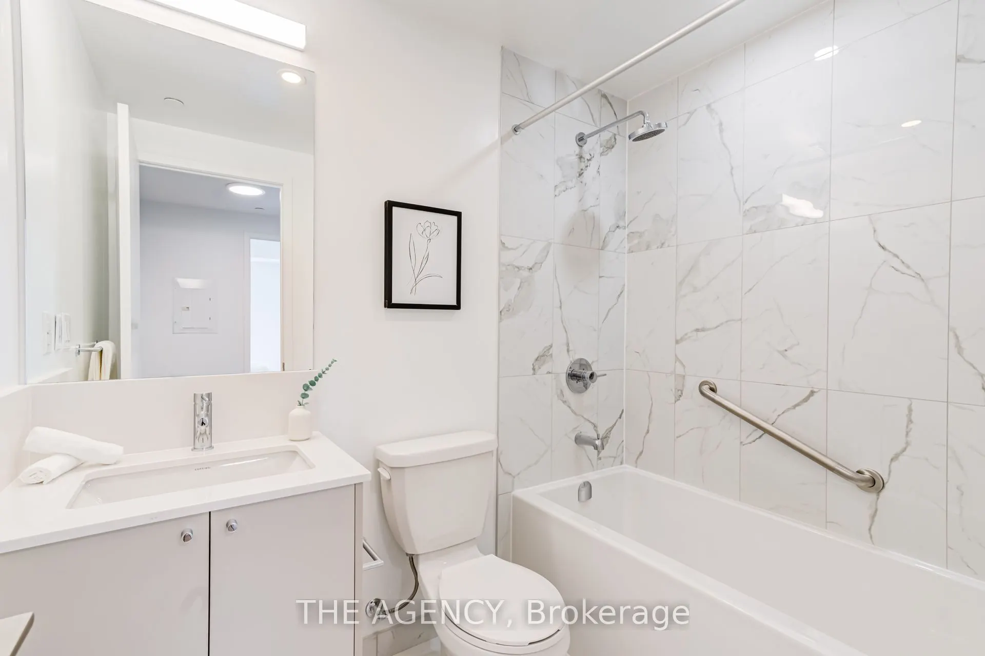 10 Oak Street #2403