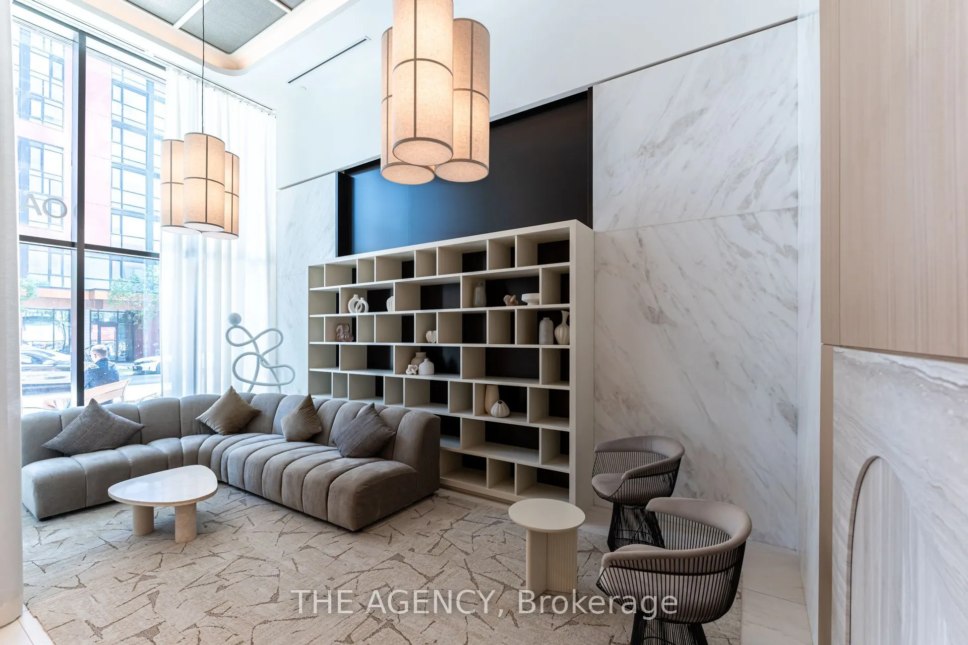 10 Oak Street #2403