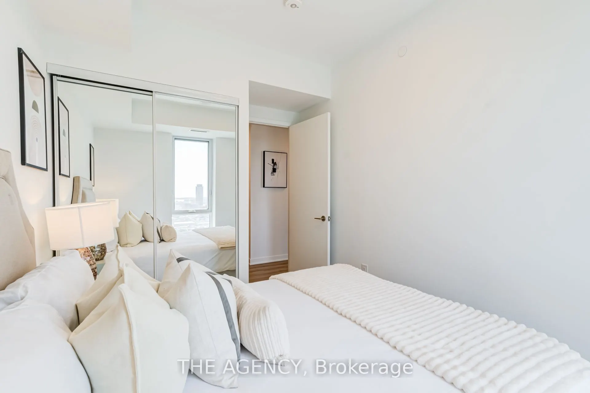 10 Oak Street #2403