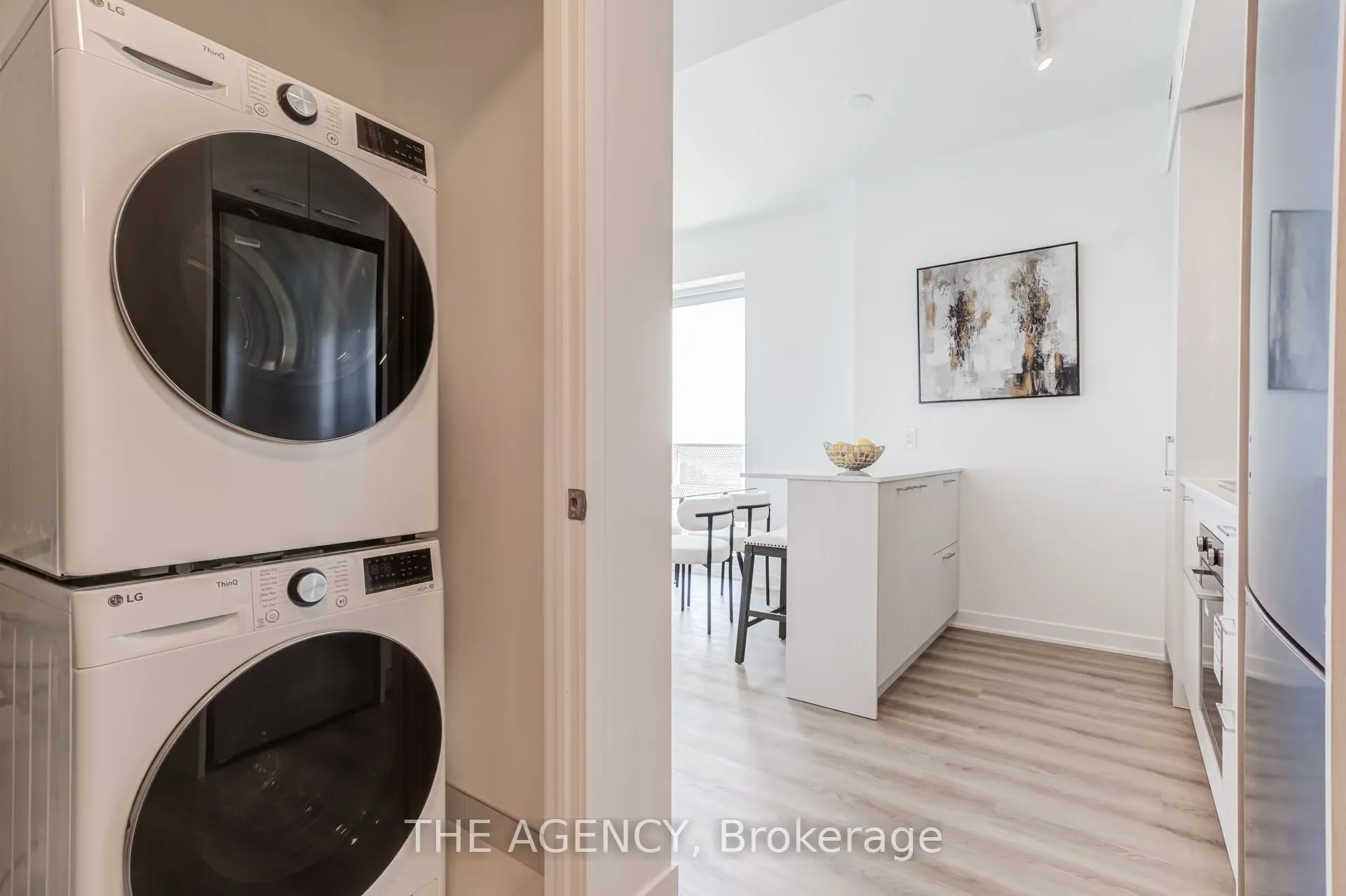 10 Oak Street #2403