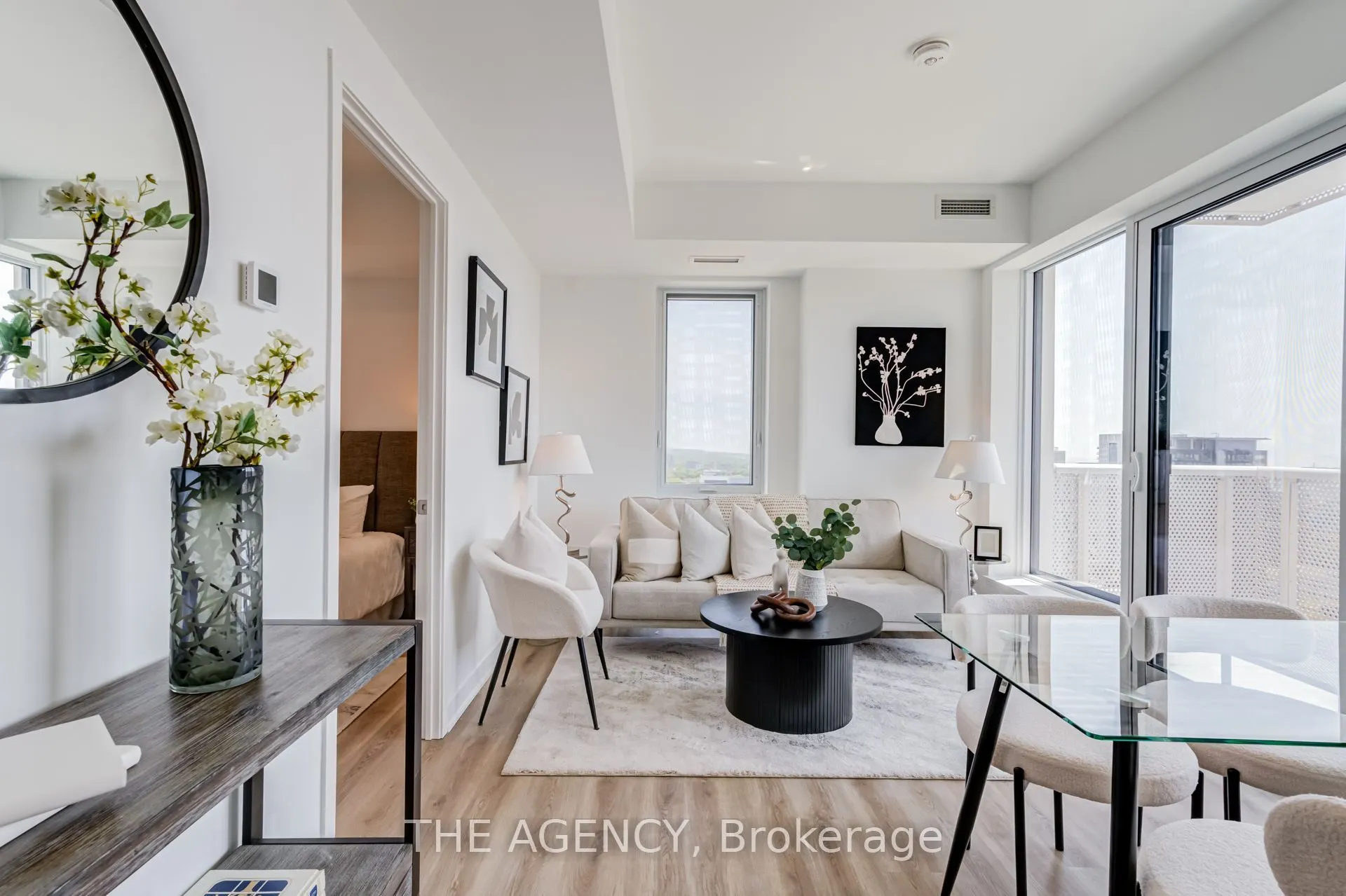 10 Oak Street #2403