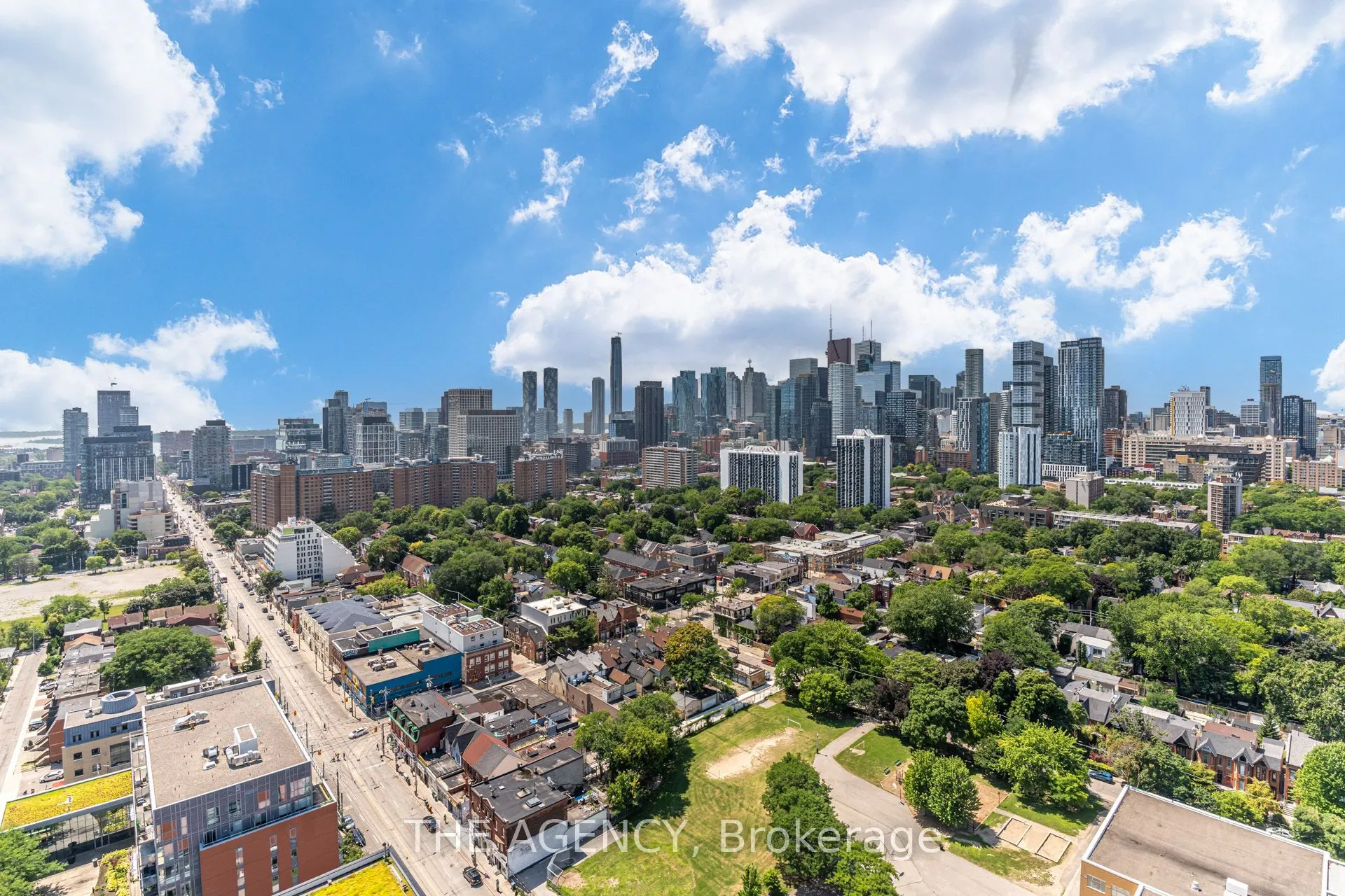 10 Oak Street #2403