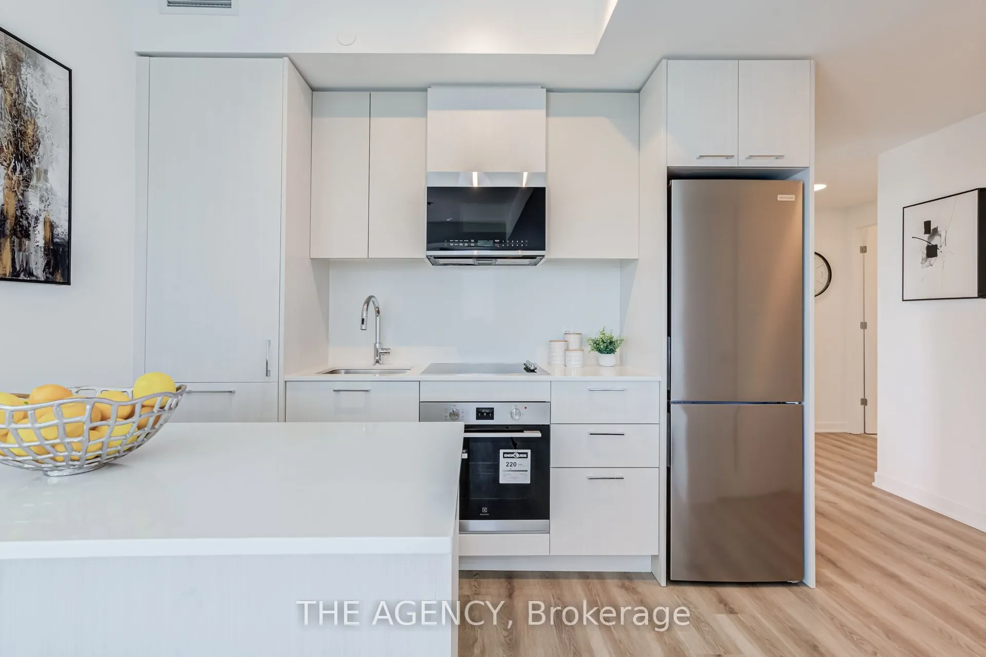 10 Oak Street #2403