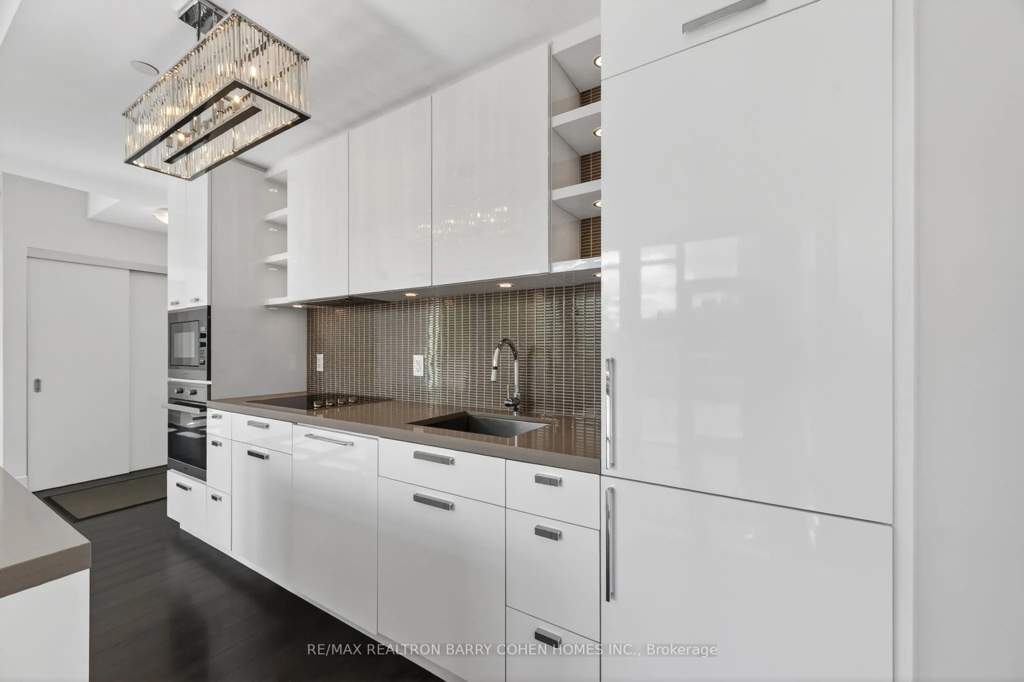 32 Davenport Road #303