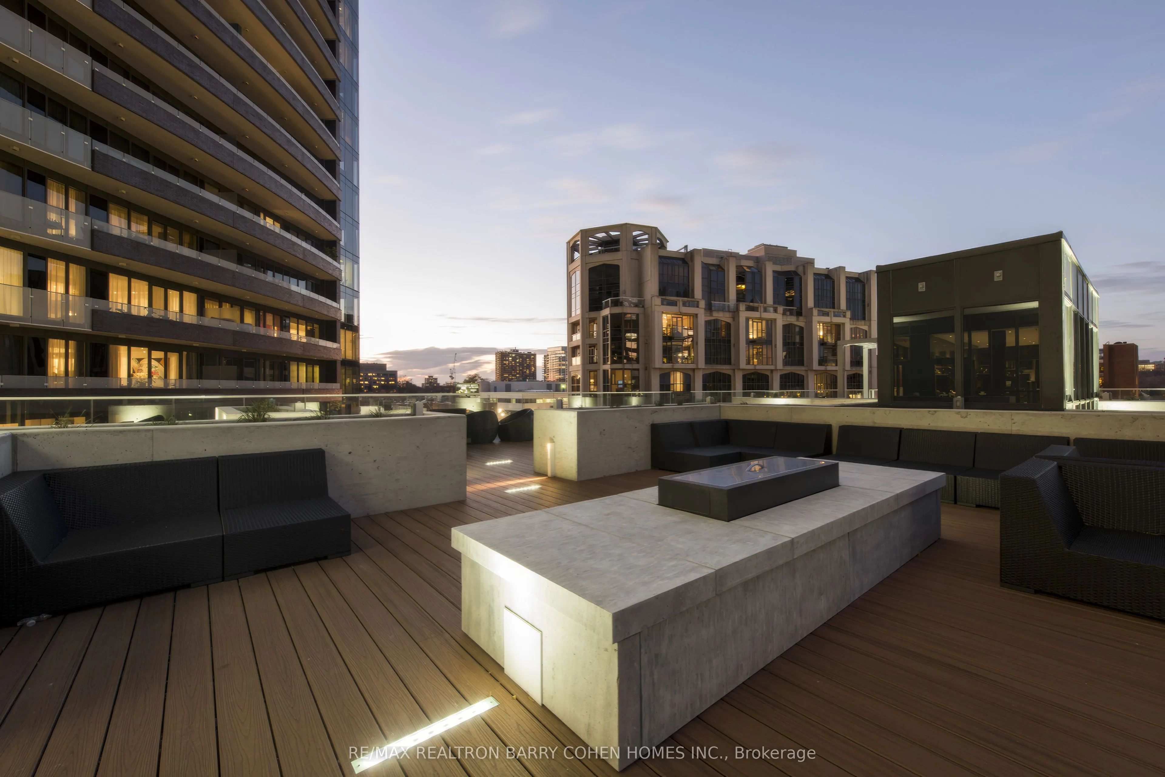32 Davenport Road #303