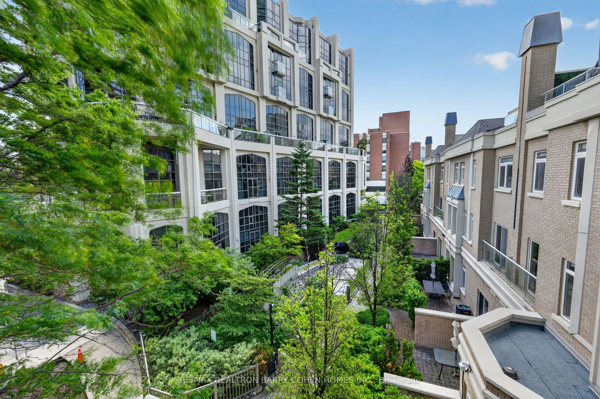 32 Davenport Road #303