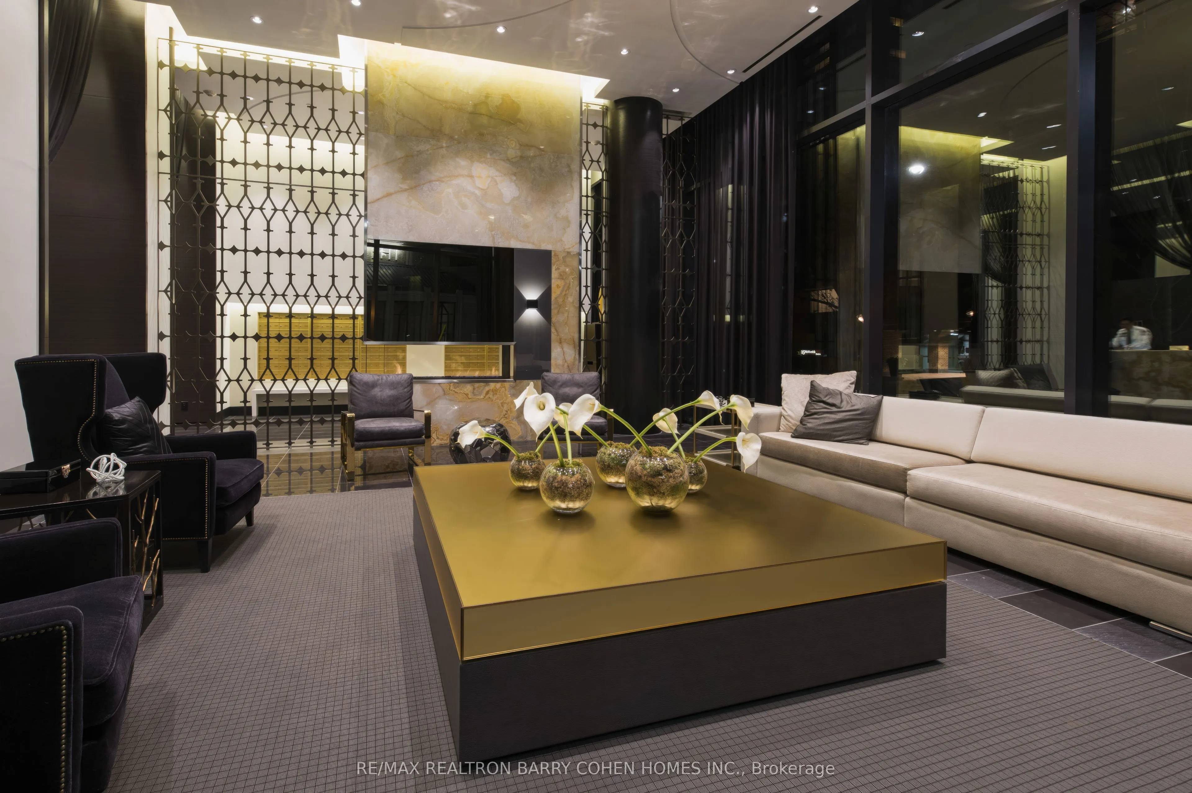 32 Davenport Road #303