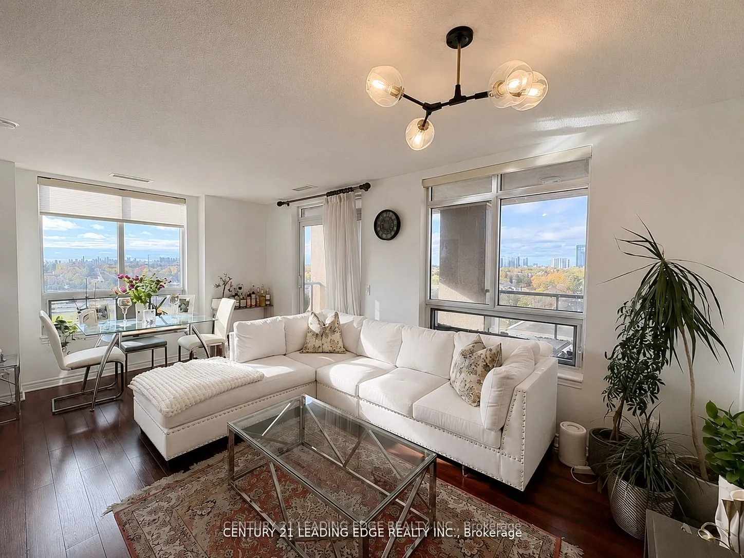 18 Kenaston Gardens #712