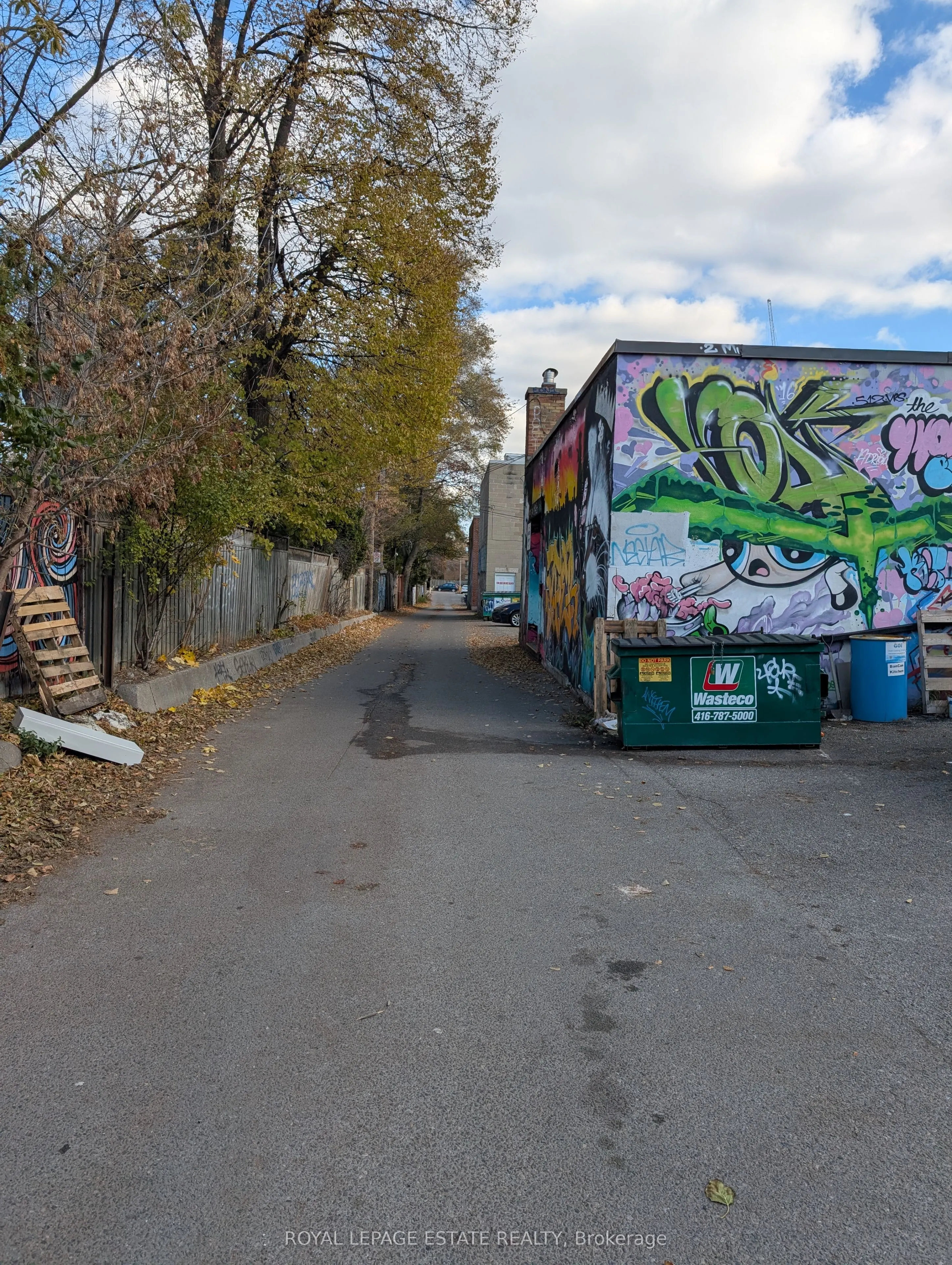804 Eglinton Avenue E